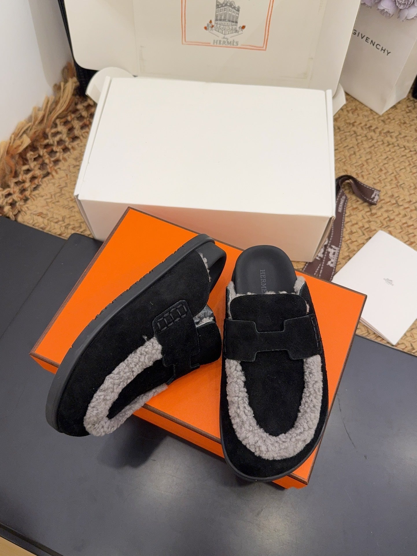 HM 25S MULE IN BLACK SUEDE MIX GREY SHEARLING - 35