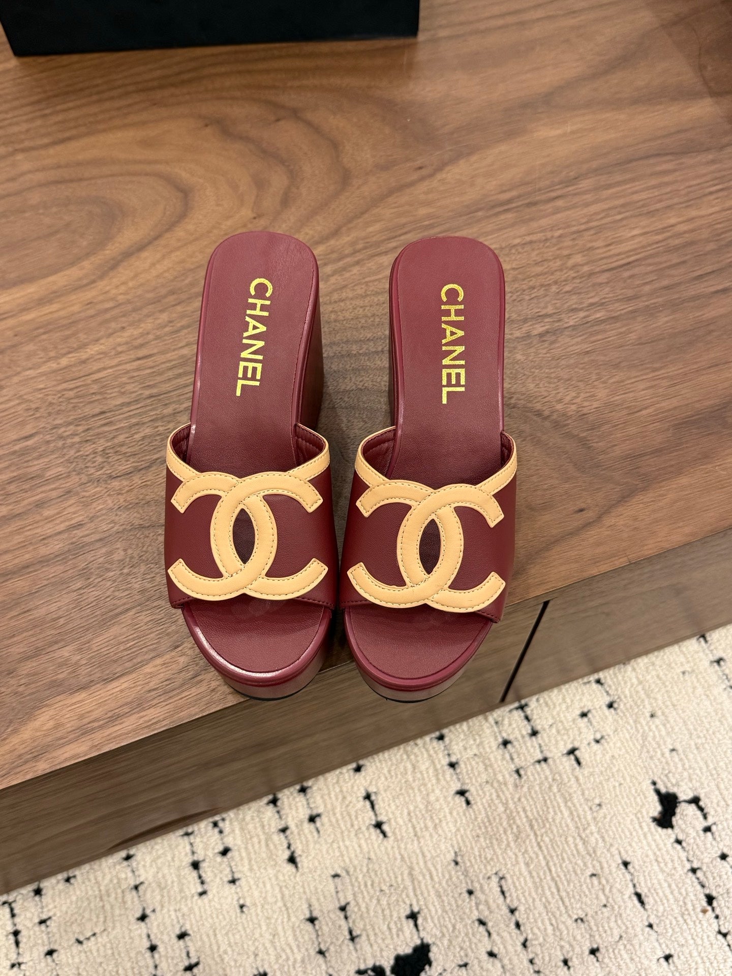 CHANEL 26S WEDGE SANDALS 95 MM IN DARK RED CALFSKIN
