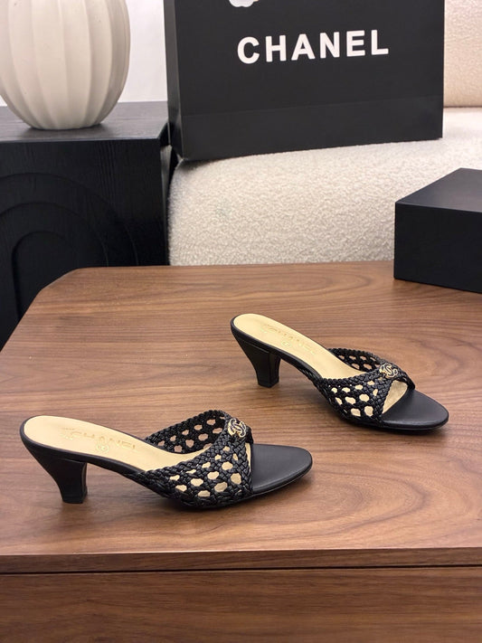 БОСОНІЖКИ НА ВИСОКИХ ПІДБОРАХ CHANEL 26S, 60 ММ, ЧОРНА ПЛЕТЕНА ОВЧИНА