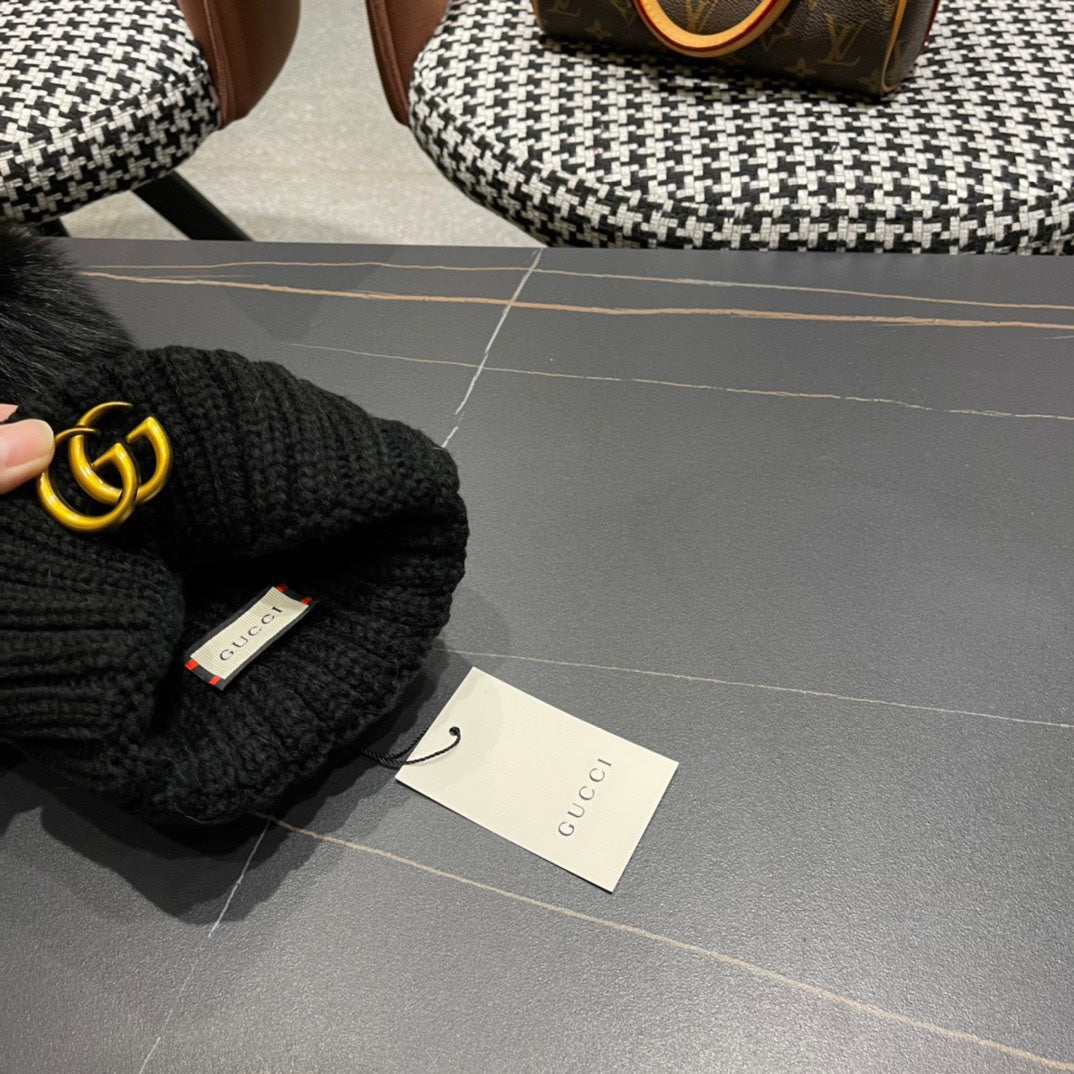 BEANIE HAT IN BLACK WOOL 403394