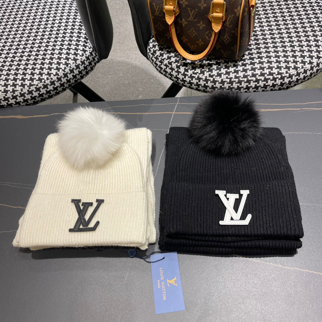 SET SCARF AND HAT IN BLACK WOOL AND FOX FUR 414799