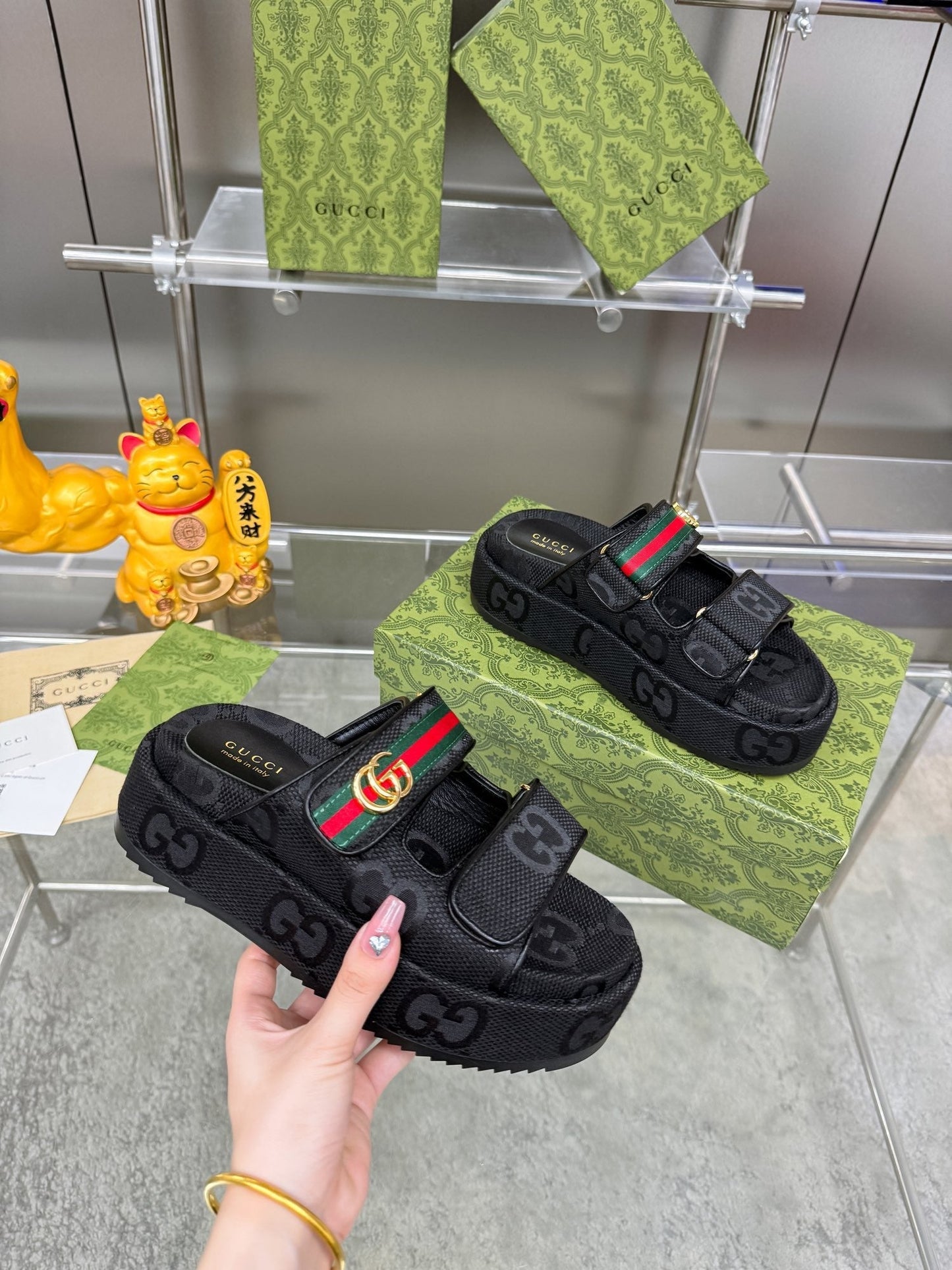 GG SANDALS 22 IN BLACK FABRIC WITH GOLD HARDWARE - 35