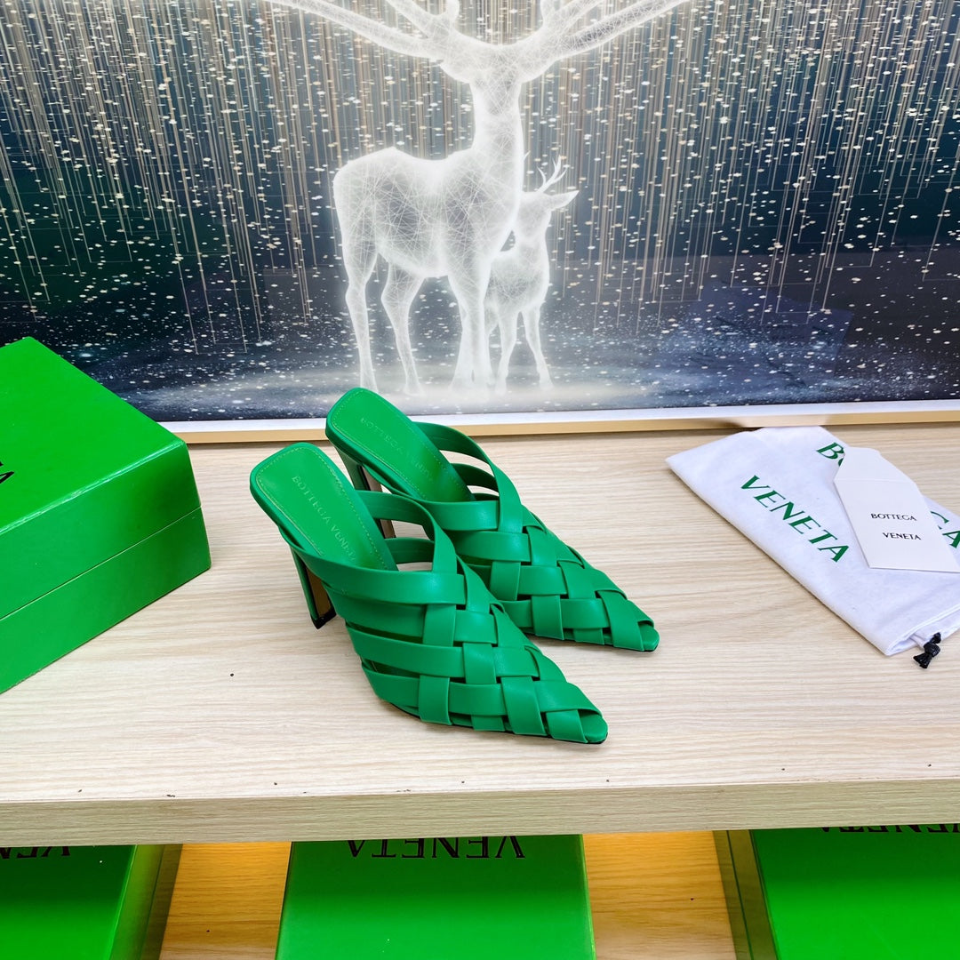 ALFIE LEATHER HIGH MULES IN EMERALD GREEN CALFSKIN WITH WOVEN DESIGN - 34