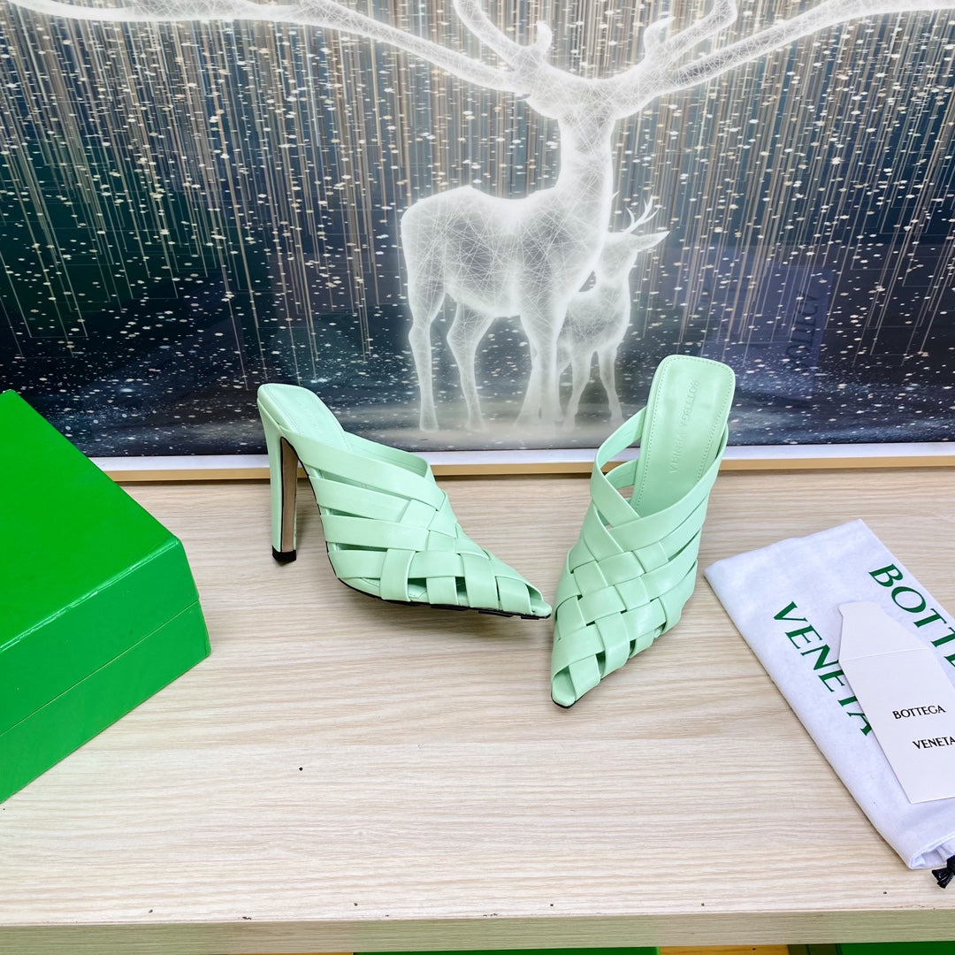 ALFIE LEATHER HIGH MULES IN GREEN MINT CALFSKIN WITH WOVEN DESIGN - 34