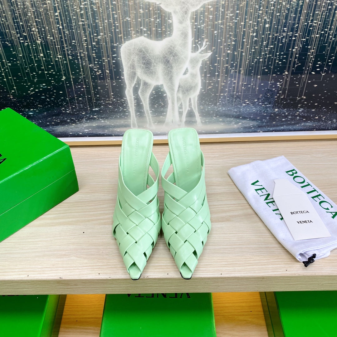 ALFIE LEATHER HIGH MULES IN GREEN MINT CALFSKIN WITH WOVEN DESIGN - 34