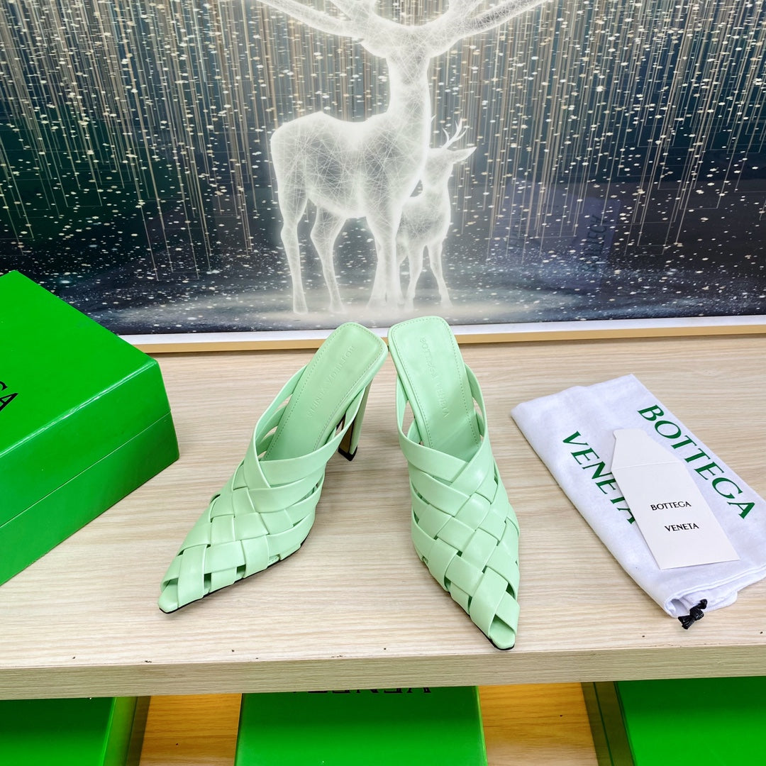 ALFIE LEATHER HIGH MULES IN GREEN MINT CALFSKIN WITH WOVEN DESIGN - 34