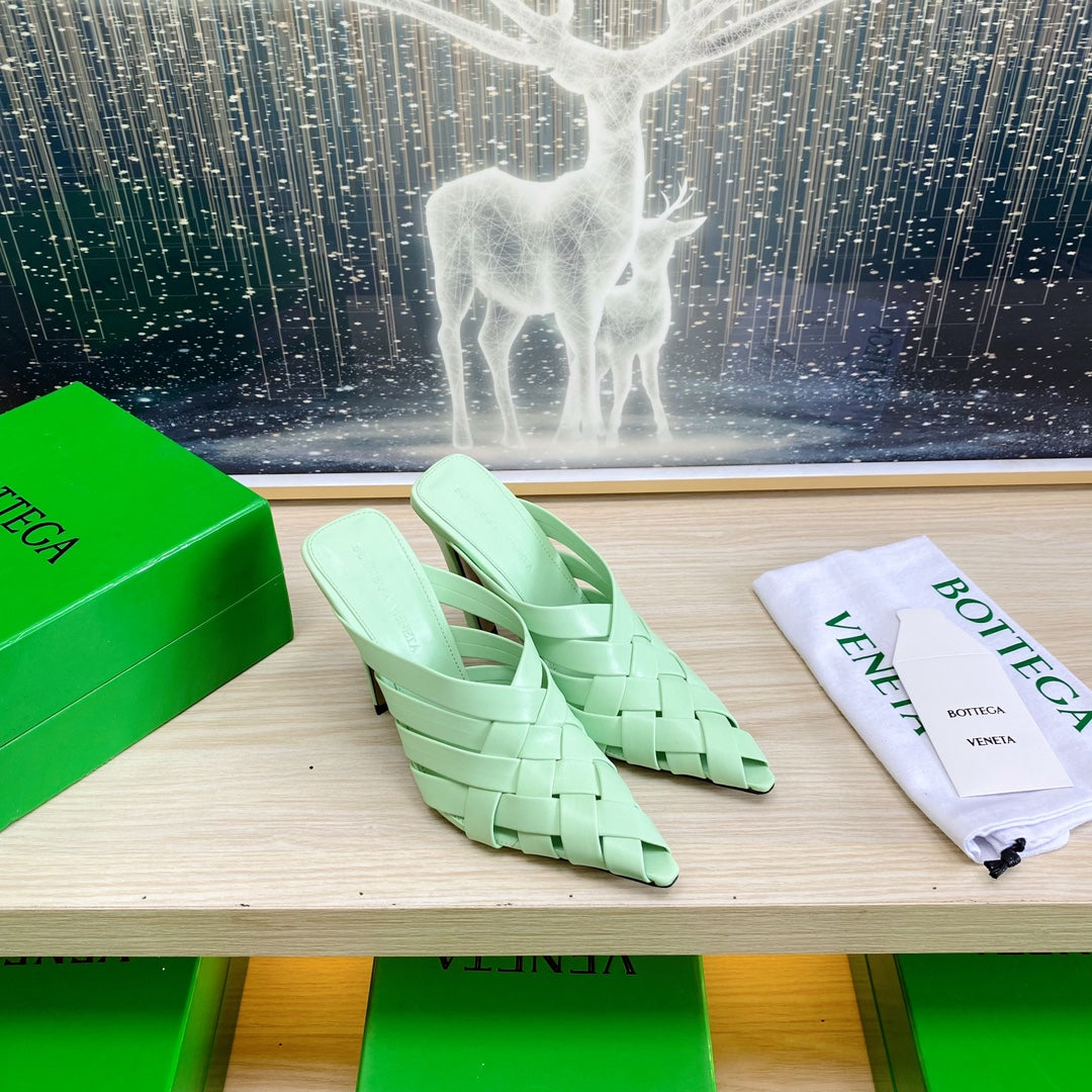 ALFIE LEATHER HIGH MULES IN GREEN MINT CALFSKIN WITH WOVEN DESIGN - 34