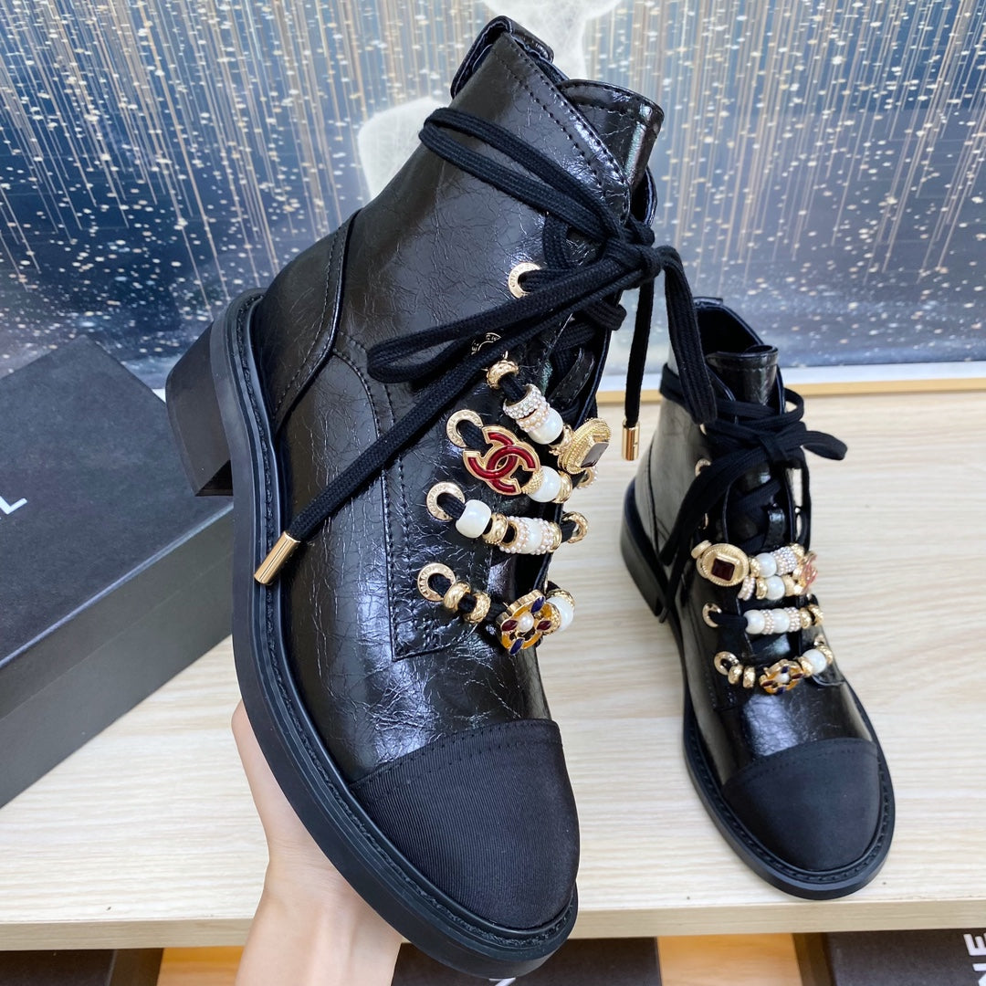 CC COMBAT BOOTS IN BLACK WRINKLED CALFSKIN AND GROSGRAIN WITH FAUX PEARL - 35