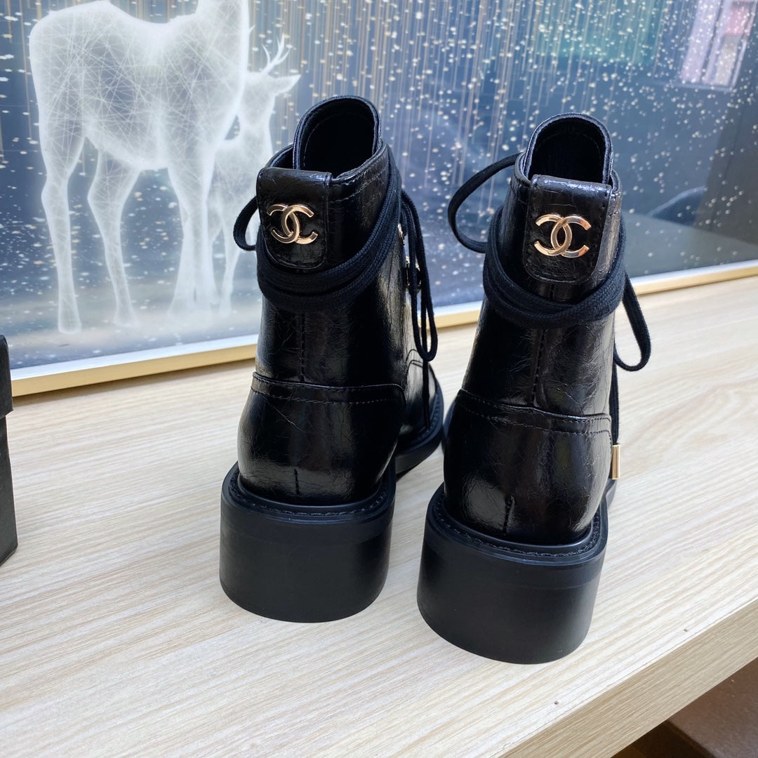 CC COMBAT BOOTS IN BLACK WRINKLED CALFSKIN AND GROSGRAIN WITH FAUX PEARL - 35