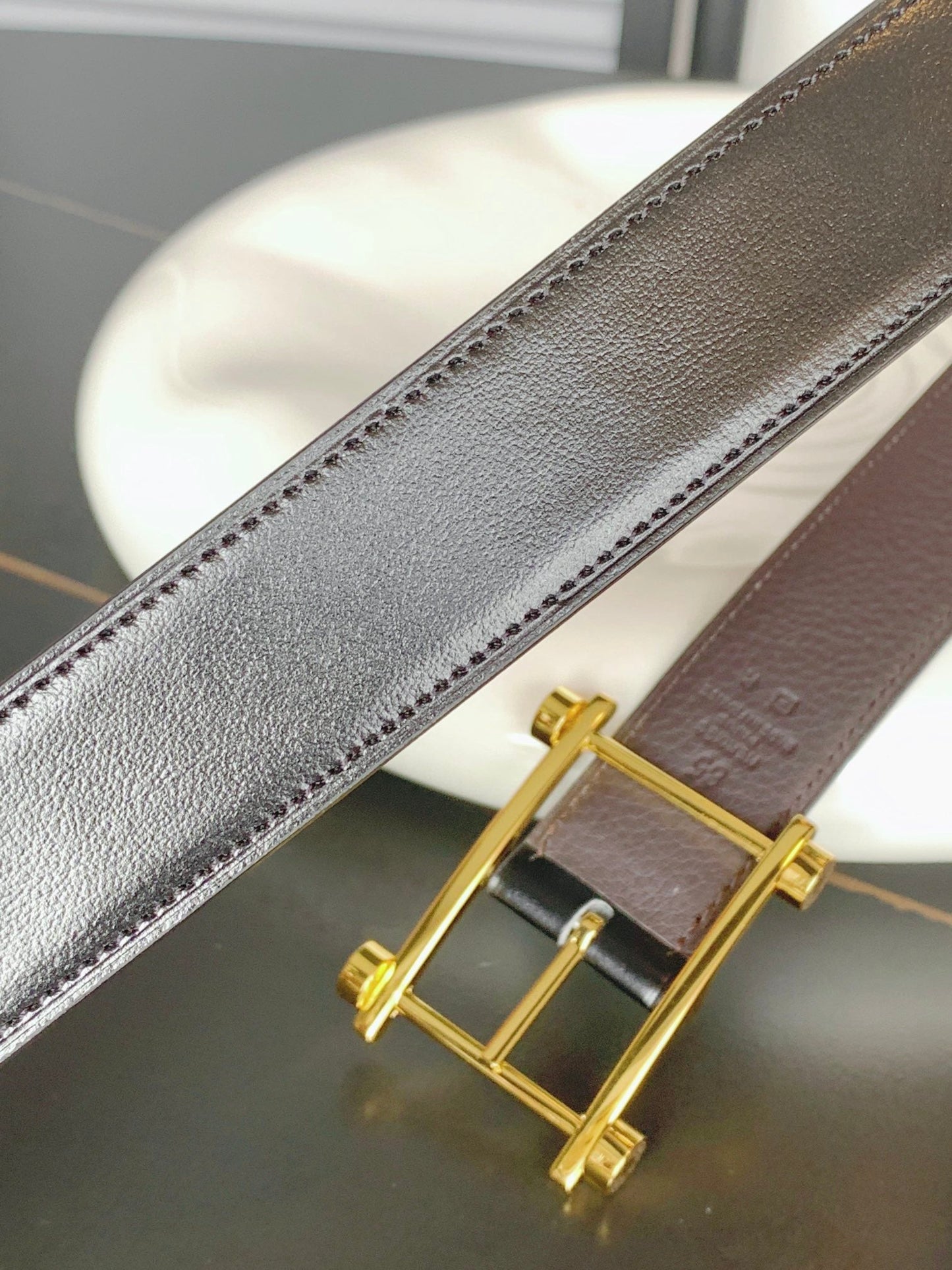 HM REVERSIBLE BLACK AND CHESTNUT BROWN LEATHER STRAP 32 MM GOLD HARDWARE - 30