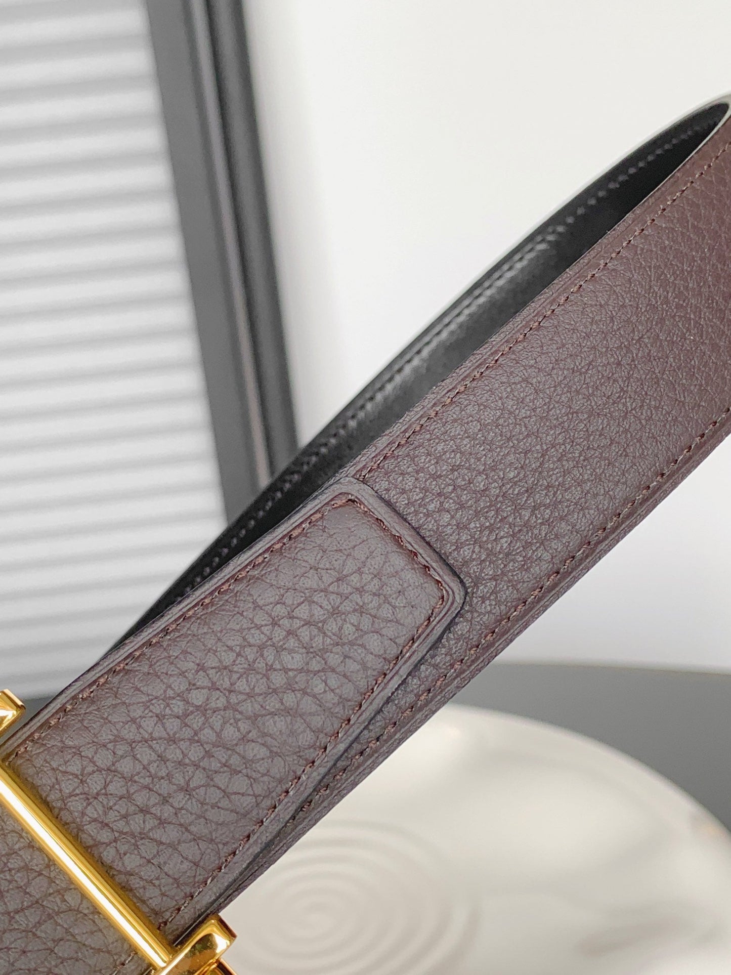 HM REVERSIBLE BLACK AND CHESTNUT BROWN LEATHER STRAP 32 MM GOLD HARDWARE - 30