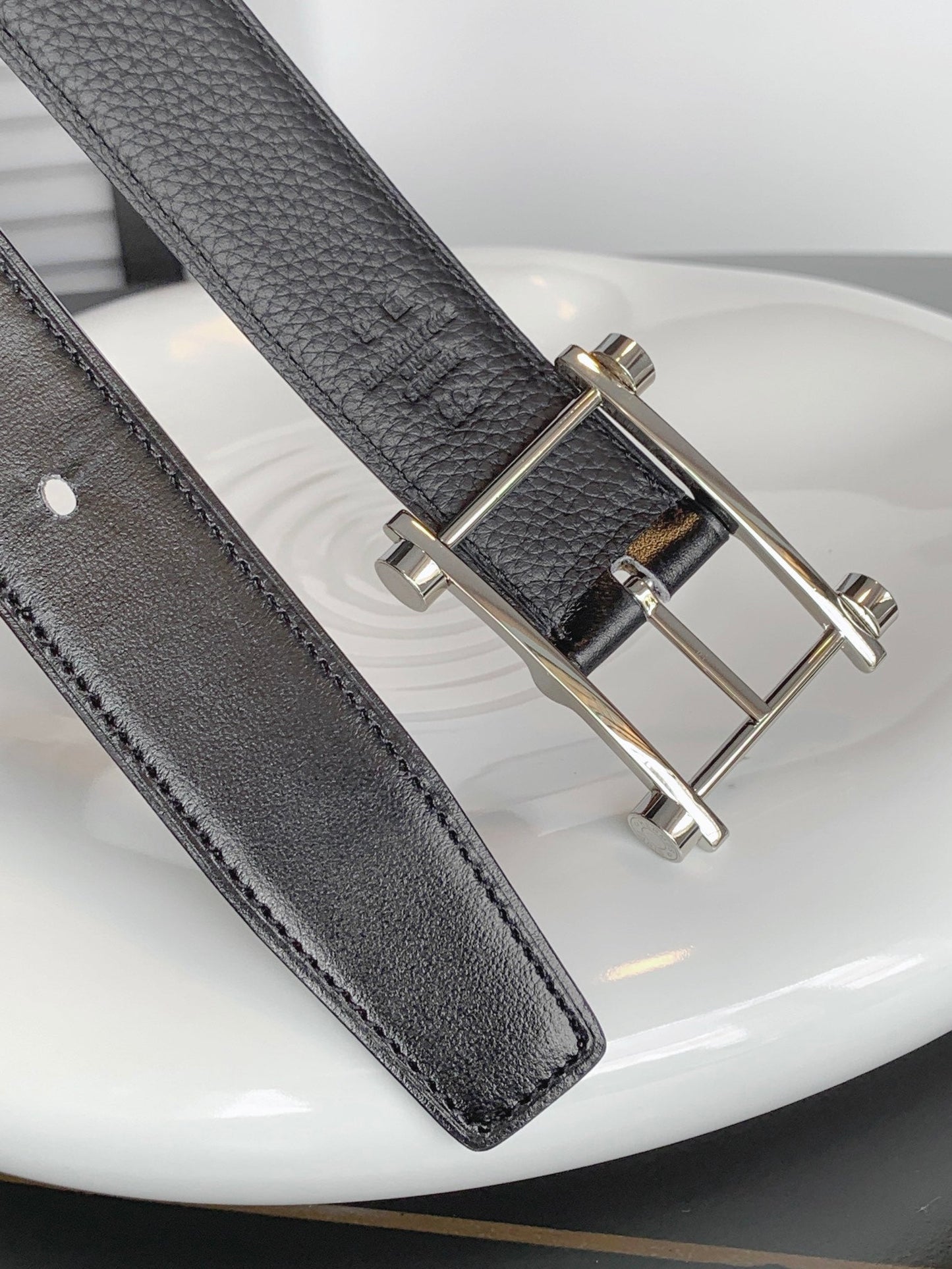 HM REVERSIBLE BLACK LEATHER STRAP 32 MM SILVER HARDWARE - 30