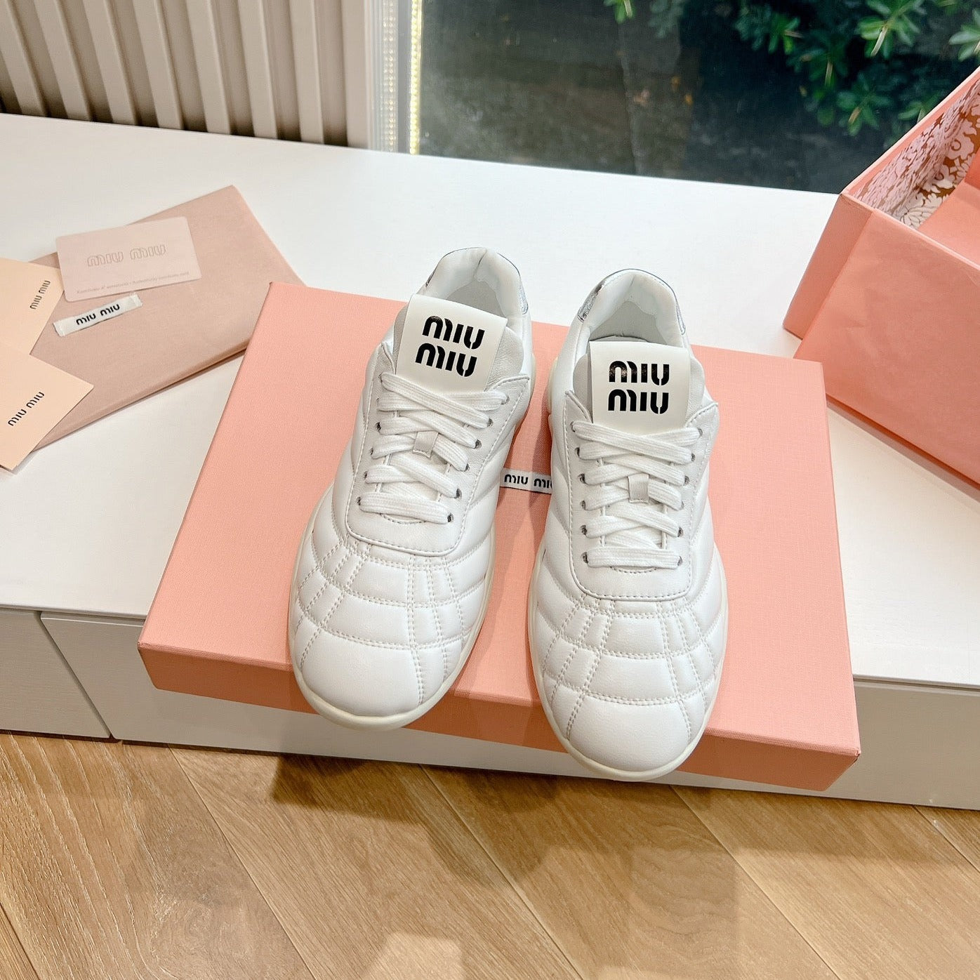 Women's Sneakers White Cowhide - 35