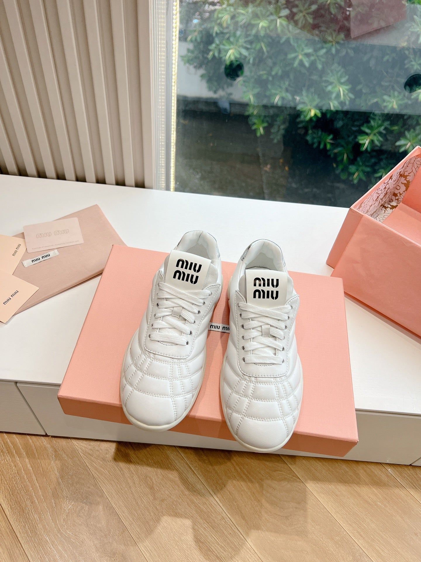 Women's Sneakers White Cowhide - 35