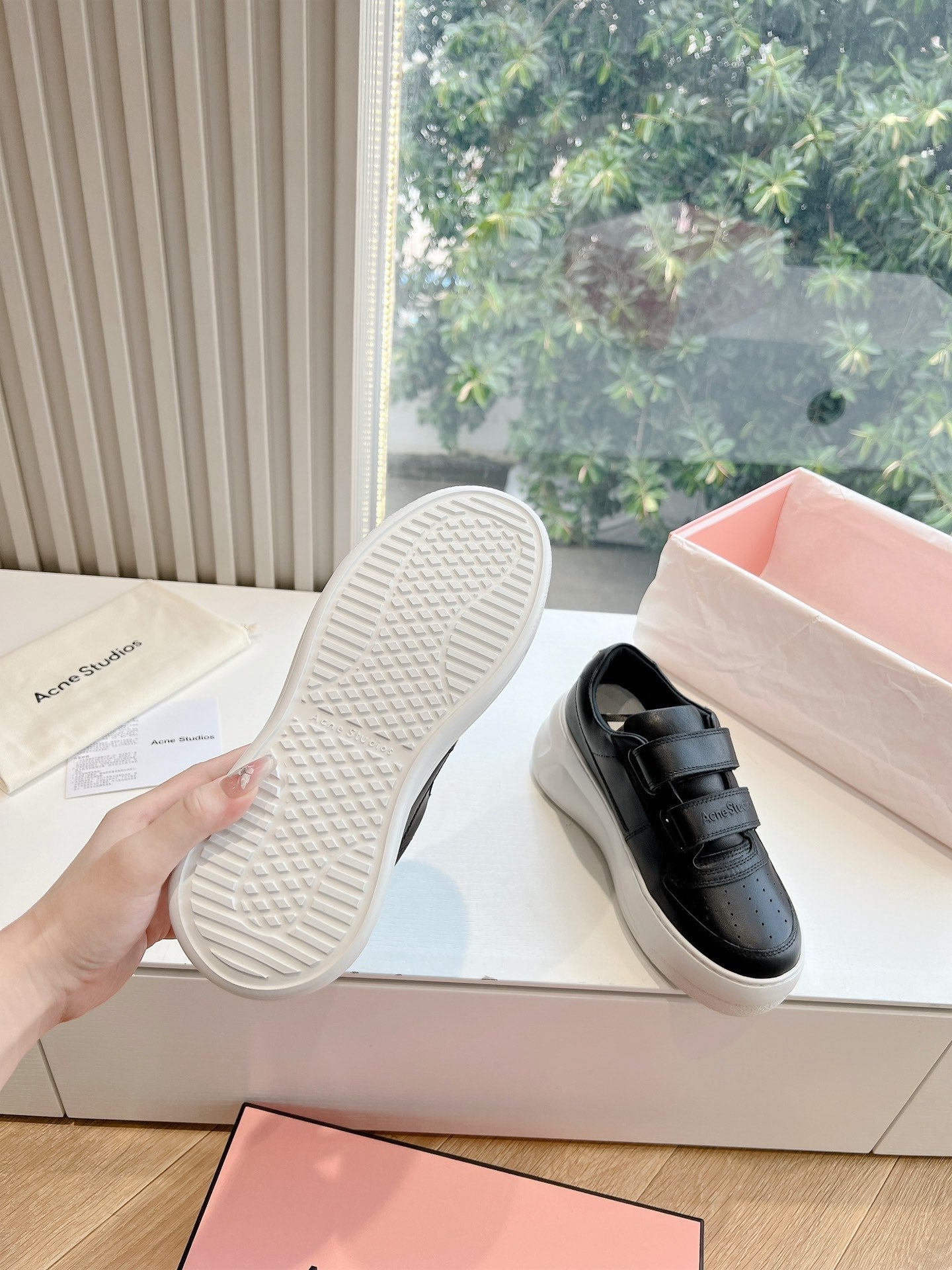 ACNE STUDIO SNEAKER IN BLACK LAMBSKIN - 35
