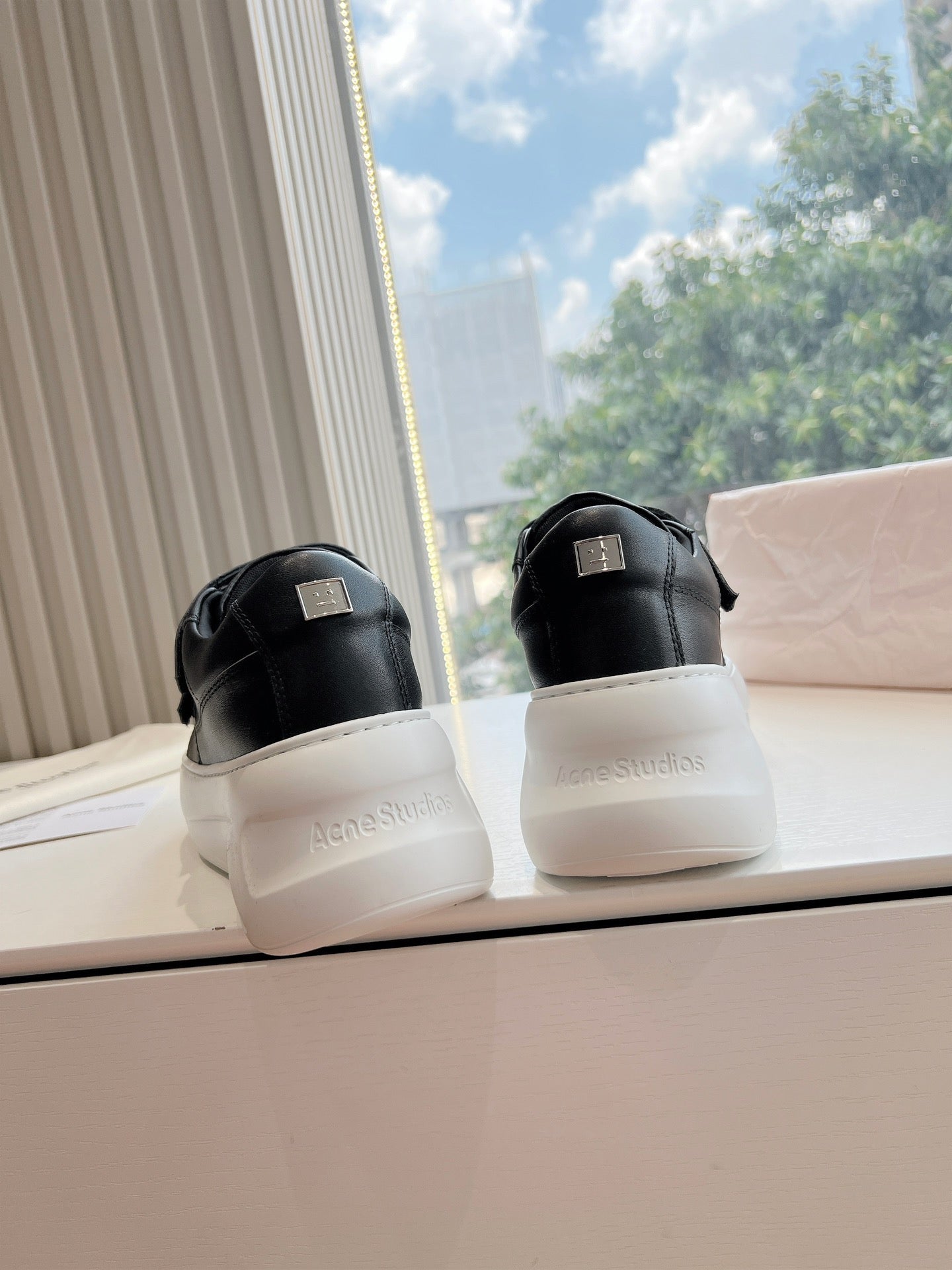ACNE STUDIO SNEAKER IN BLACK LAMBSKIN - 35