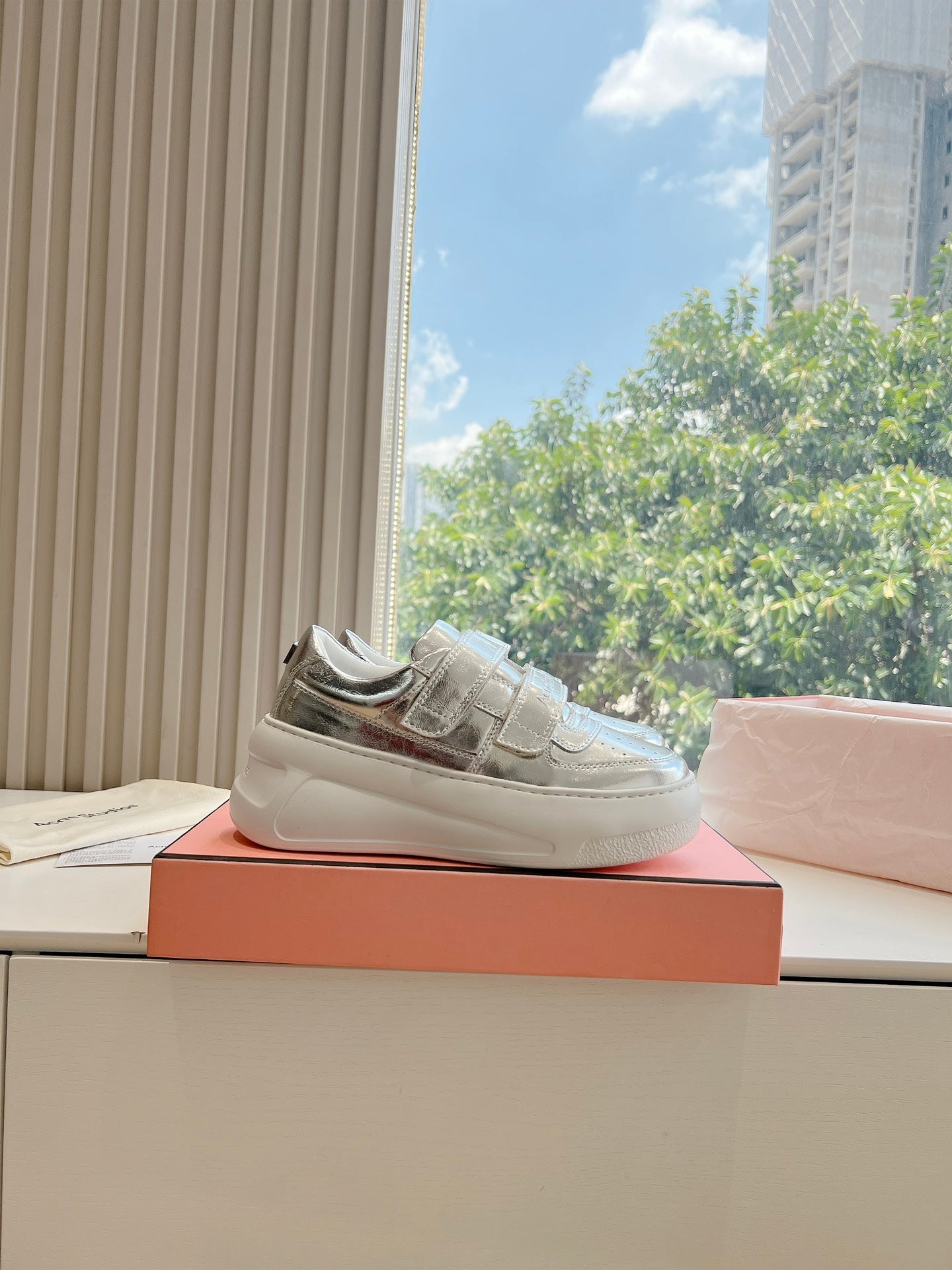 ACNE STUDIO SNEAKER IN SILVER LAMBSKIN - 35