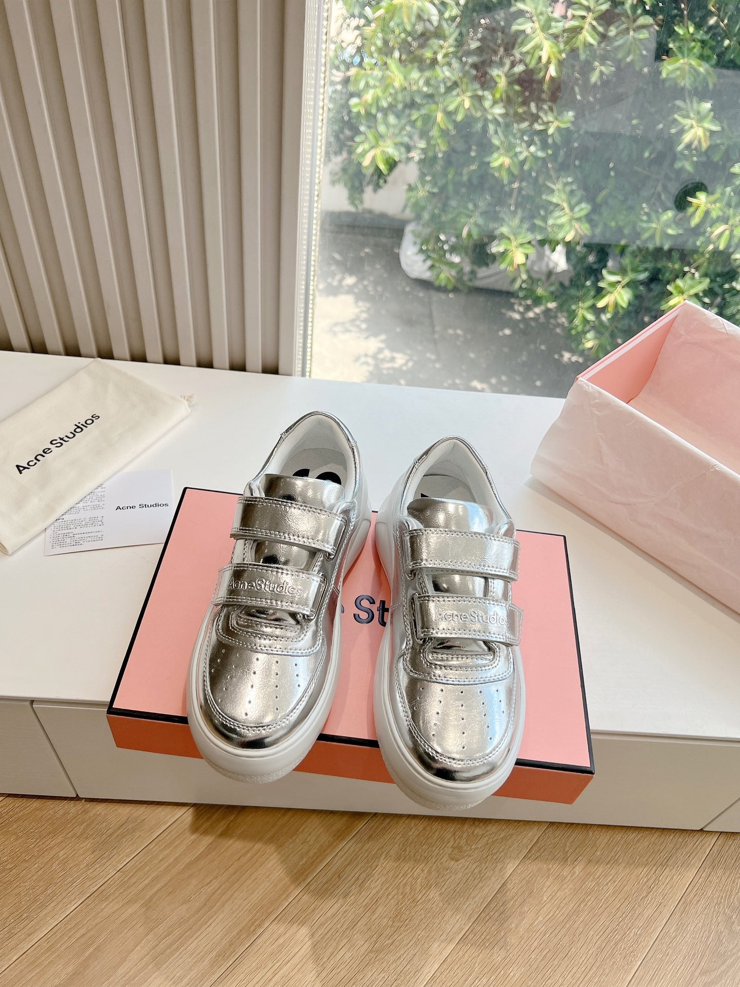 ACNE STUDIO SNEAKER IN SILVER LAMBSKIN - 35