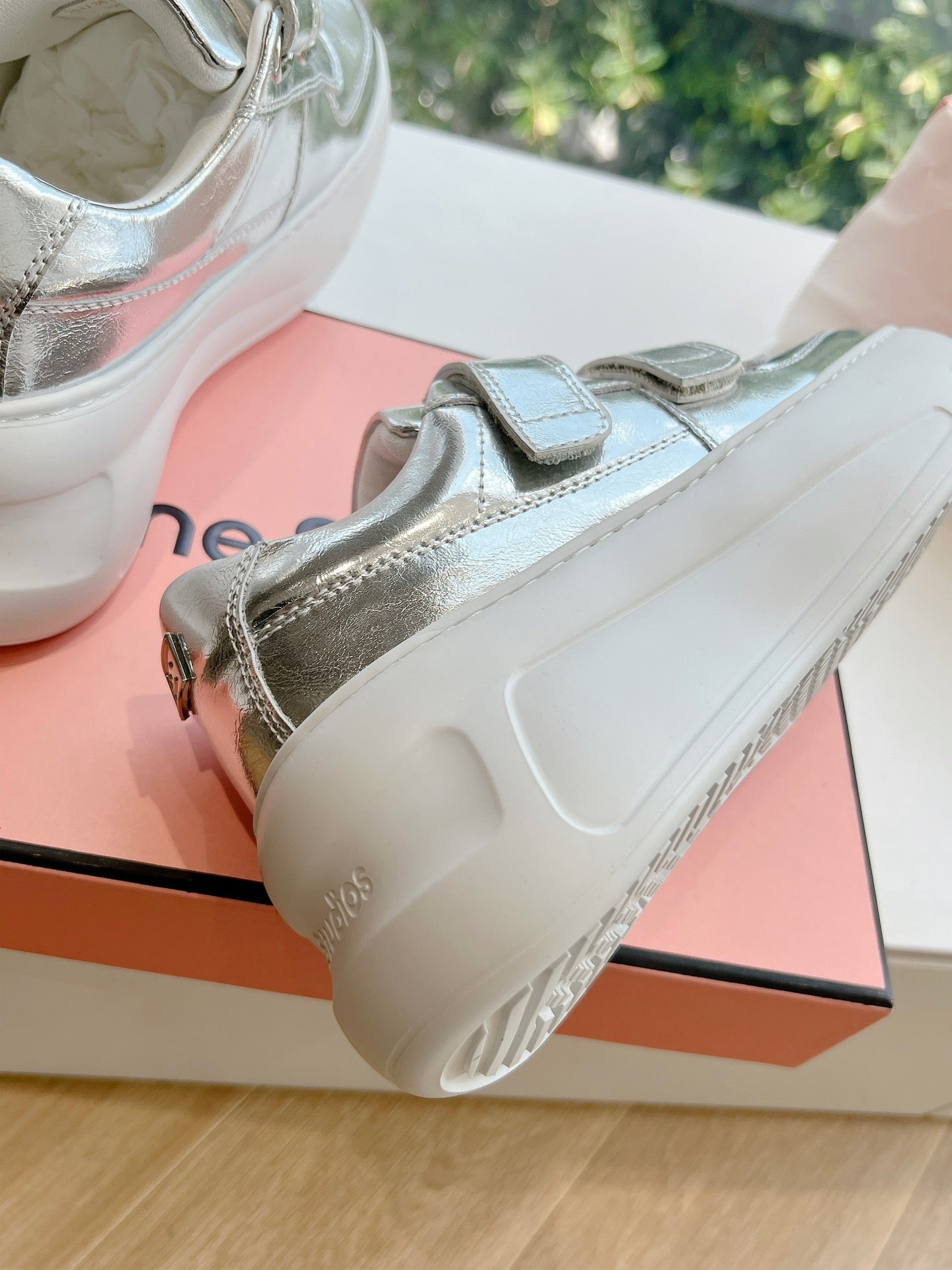 ACNE STUDIO SNEAKER IN SILVER LAMBSKIN - 35
