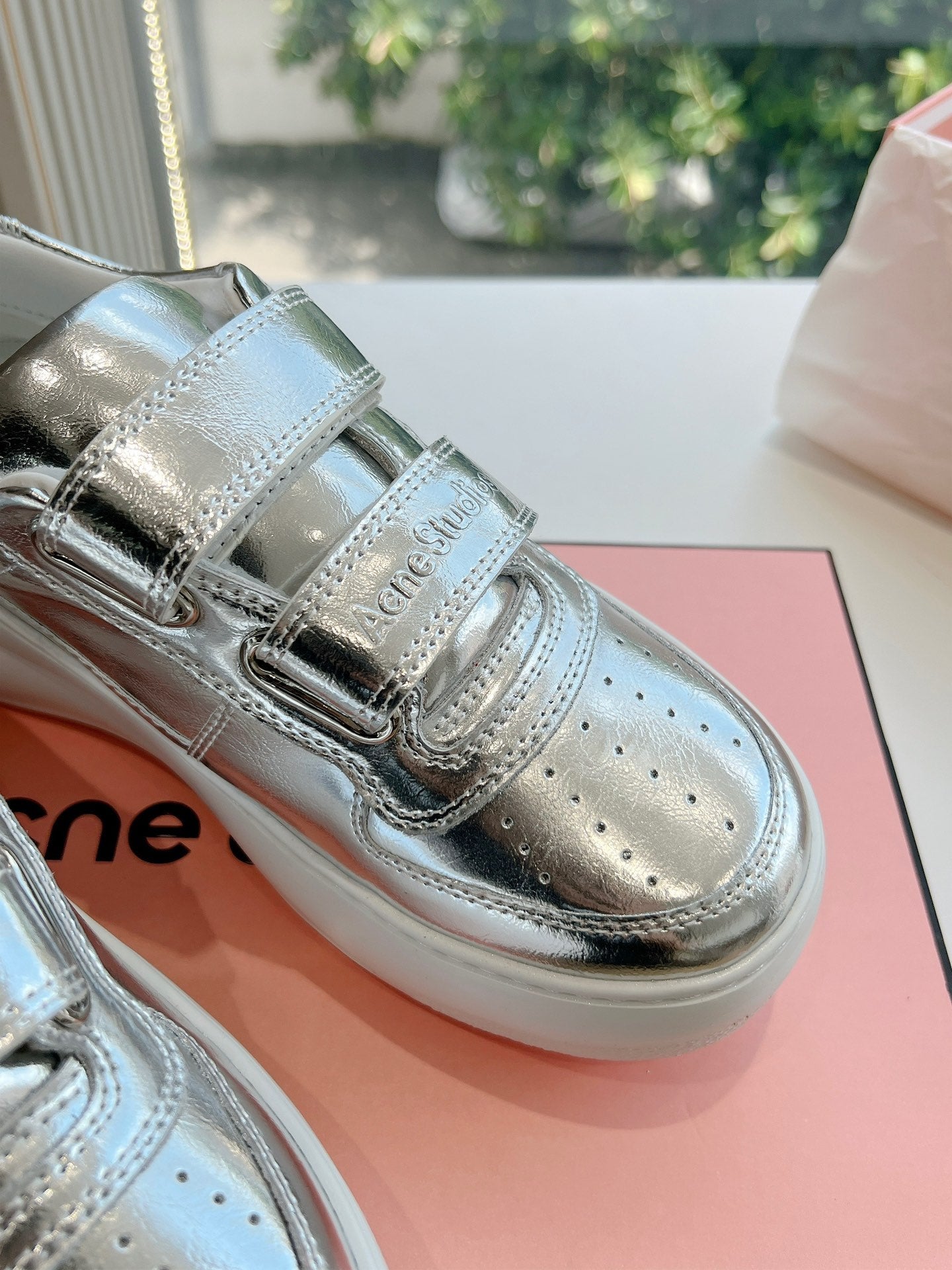 ACNE STUDIO SNEAKER IN SILVER LAMBSKIN - 35