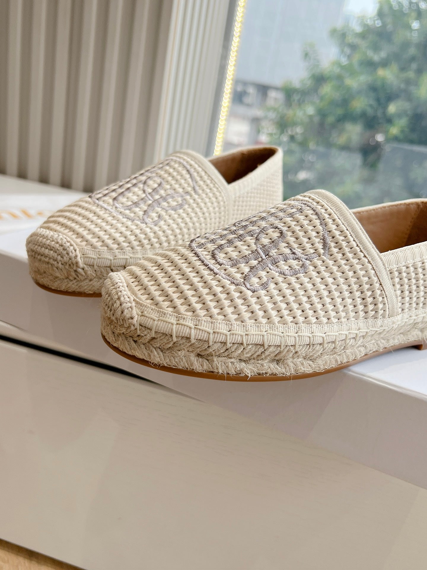 WOVEN LOAFER IN BEIGE RAFFIA - 35
