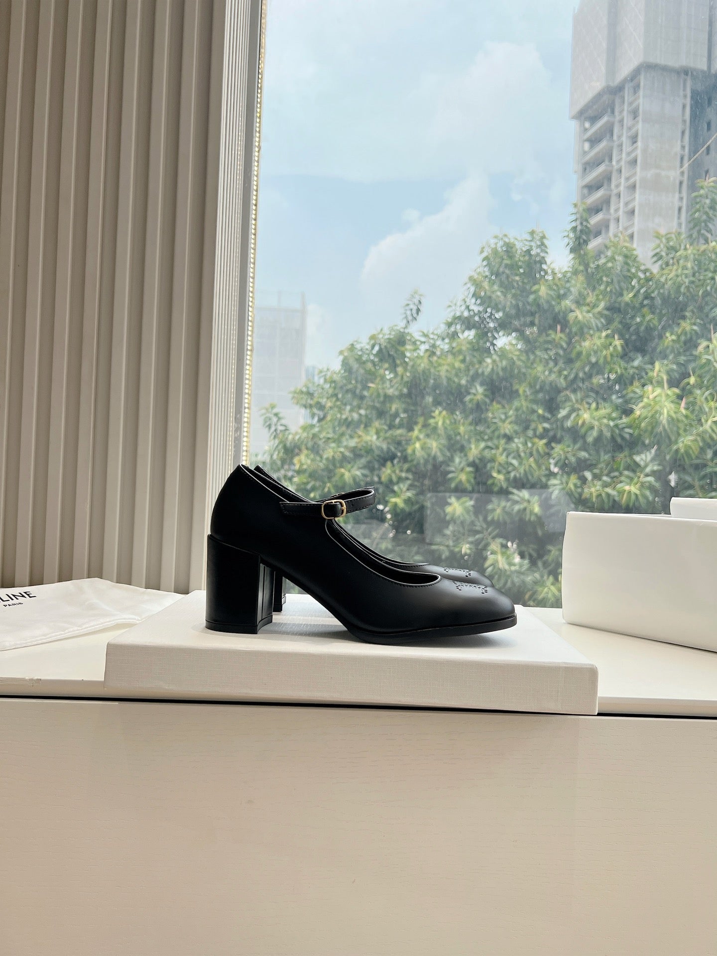 HIGH MARY JANE SHOES IN BLACK CALFSKIN - 35