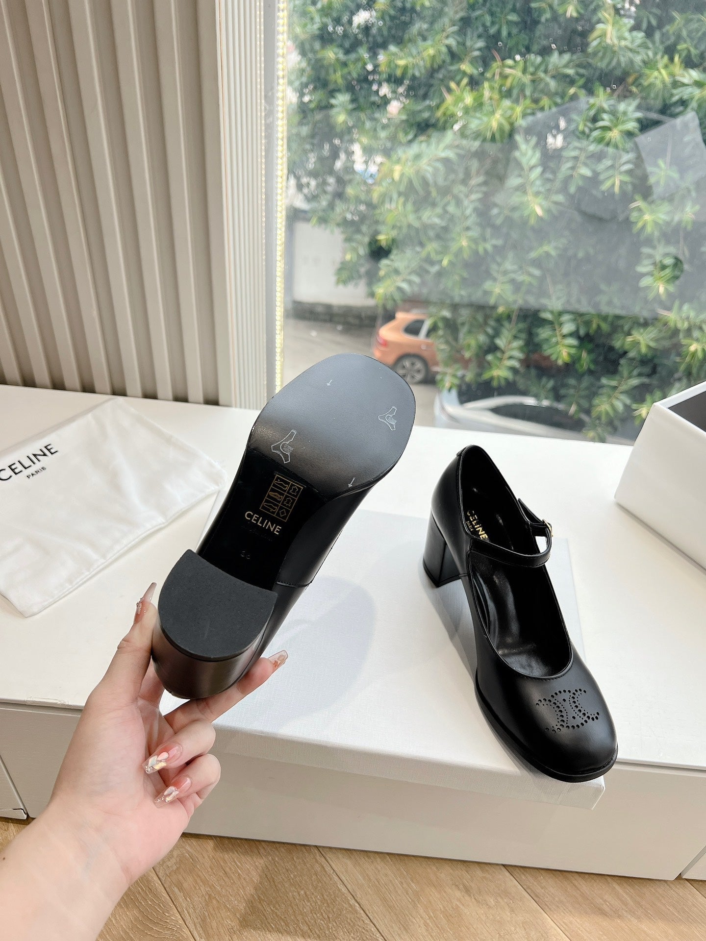 HIGH MARY JANE SHOES IN BLACK CALFSKIN - 35