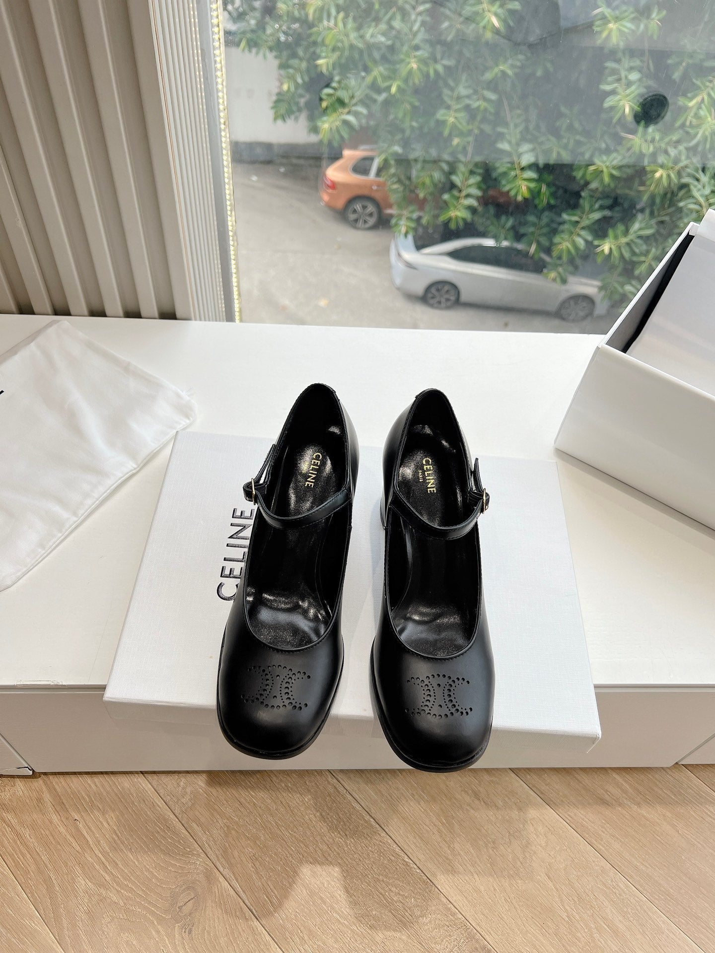 HIGH MARY JANE SHOES IN BLACK CALFSKIN - 35
