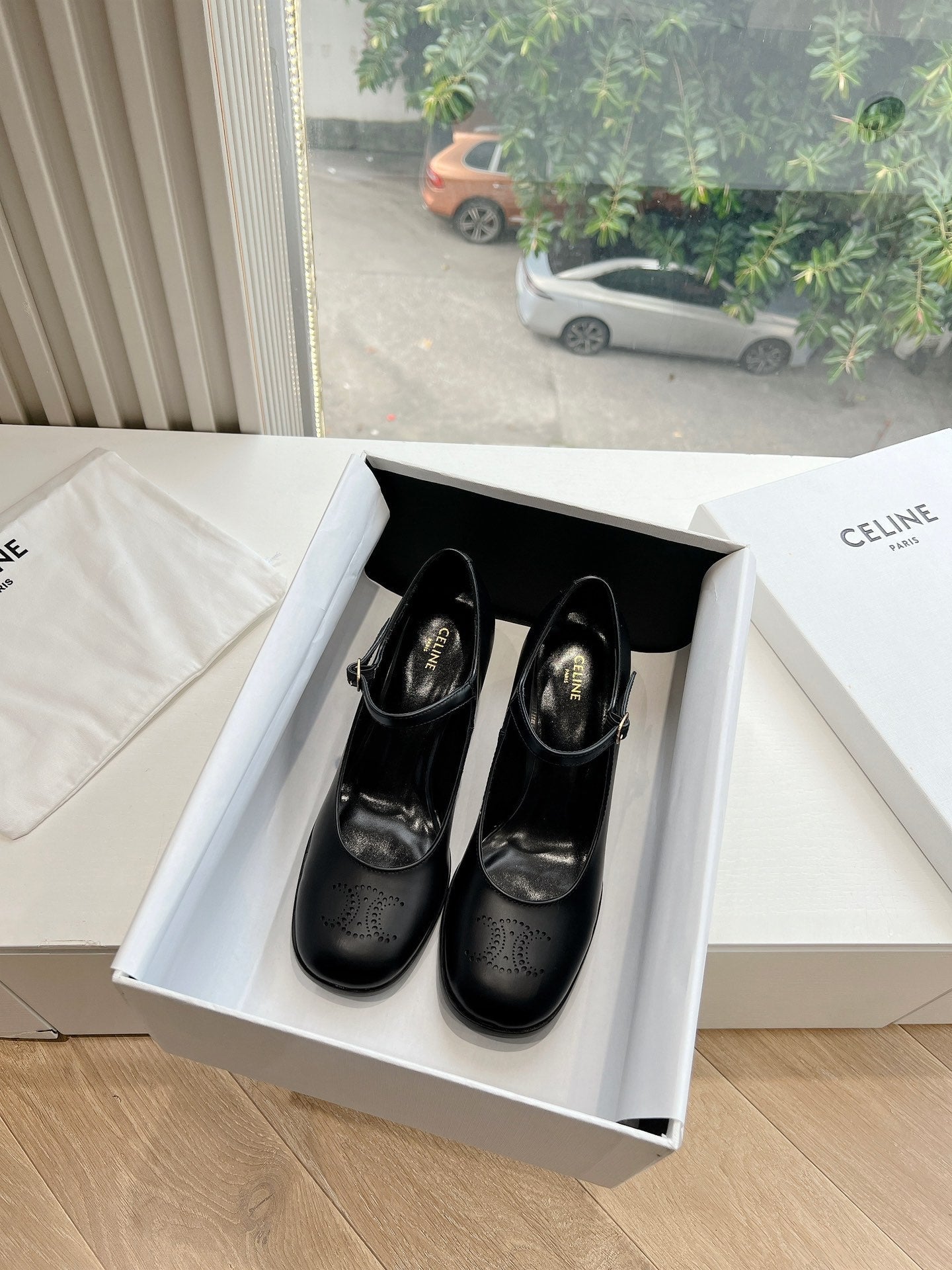 HIGH MARY JANE SHOES IN BLACK CALFSKIN - 35