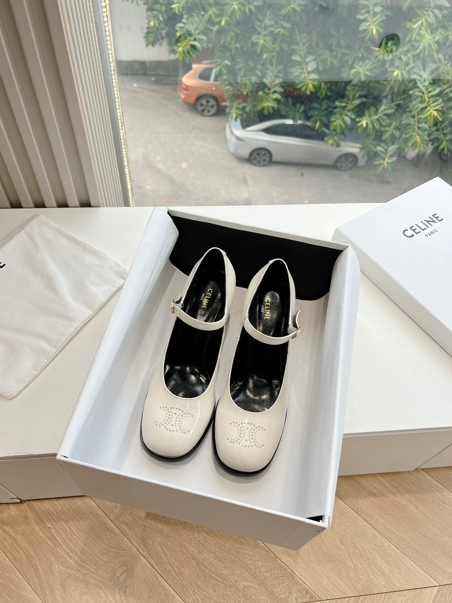 HIGH MARY JANE SHOES IN WHITE PATENT CALFSKIN - 35