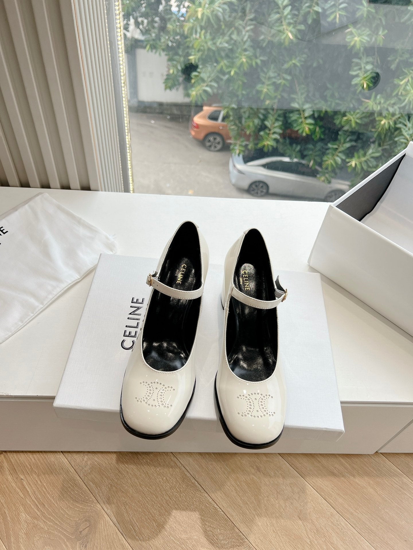 HIGH MARY JANE SHOES IN WHITE PATENT CALFSKIN - 35
