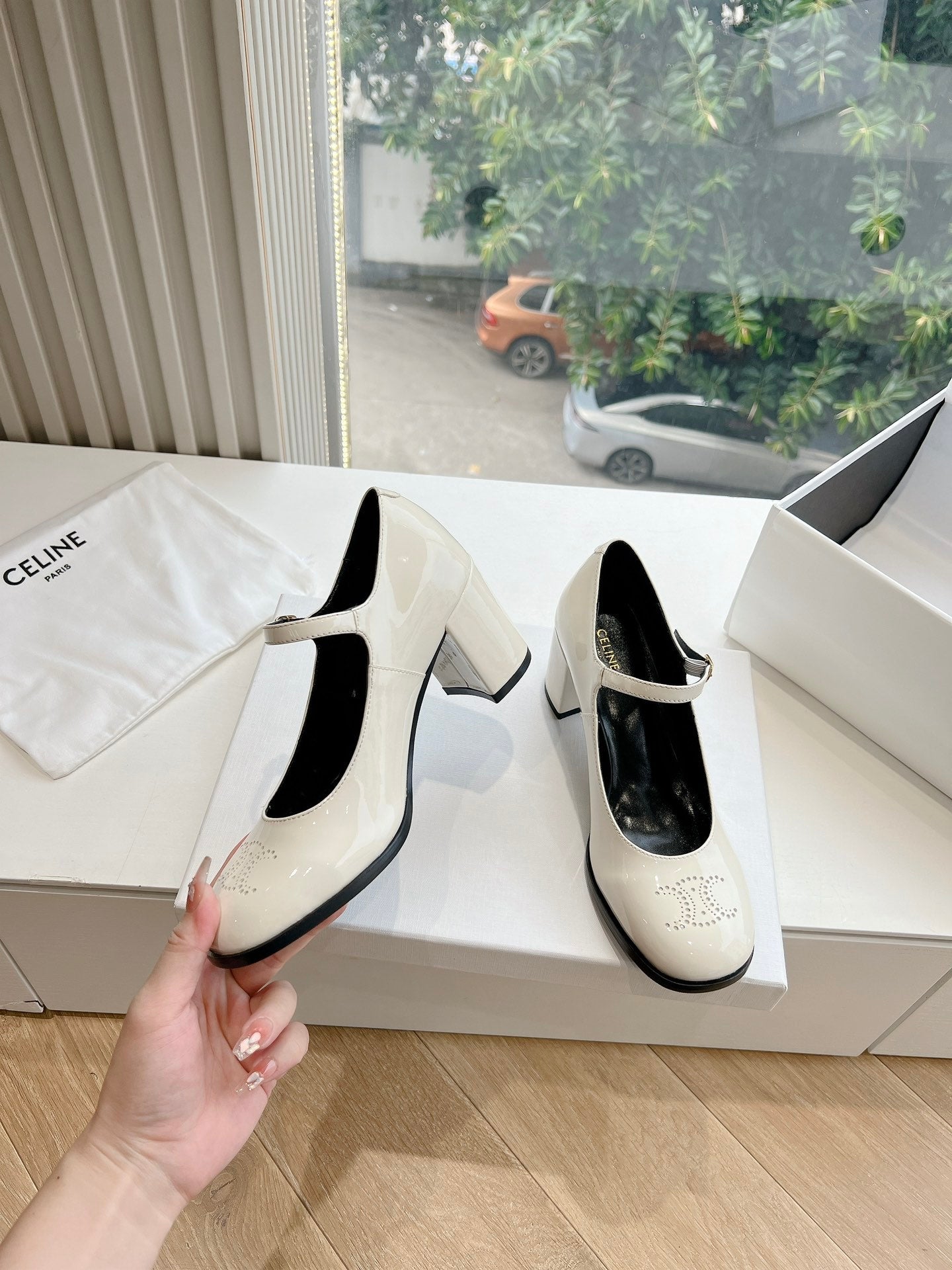 HIGH MARY JANE SHOES IN WHITE PATENT CALFSKIN - 35