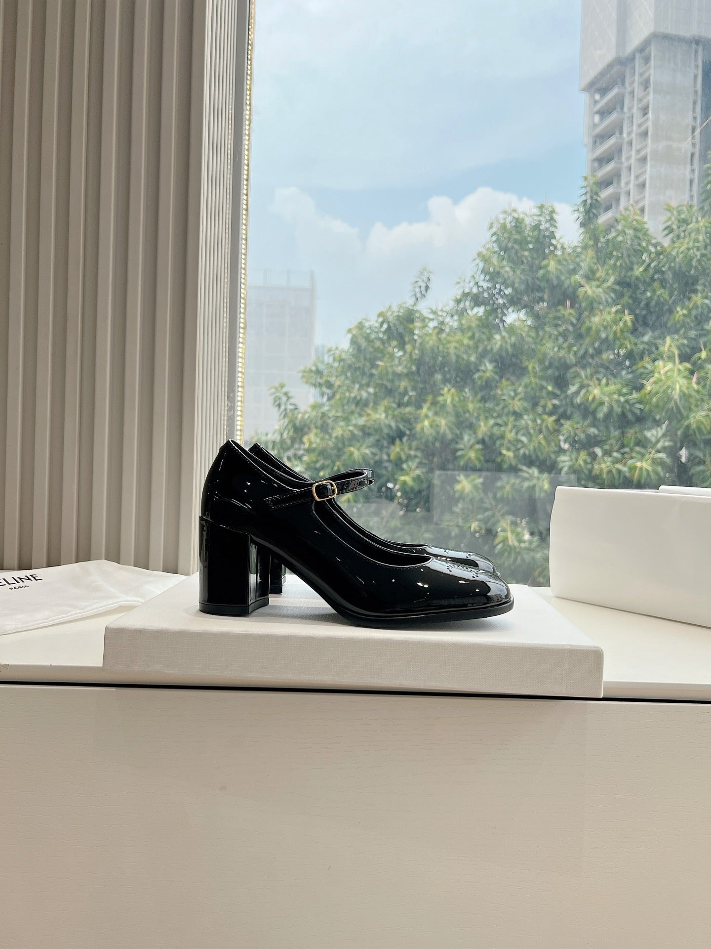 HIGH MARY JANE SHOES IN BLACK PATENT CALFSKIN - 35