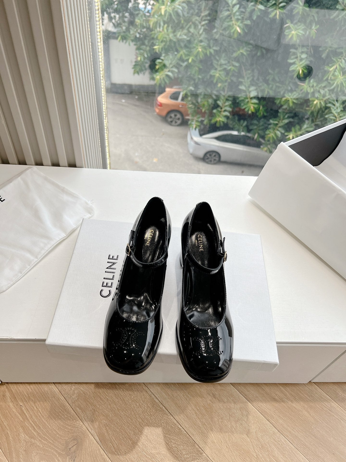 HIGH MARY JANE SHOES IN BLACK PATENT CALFSKIN - 35