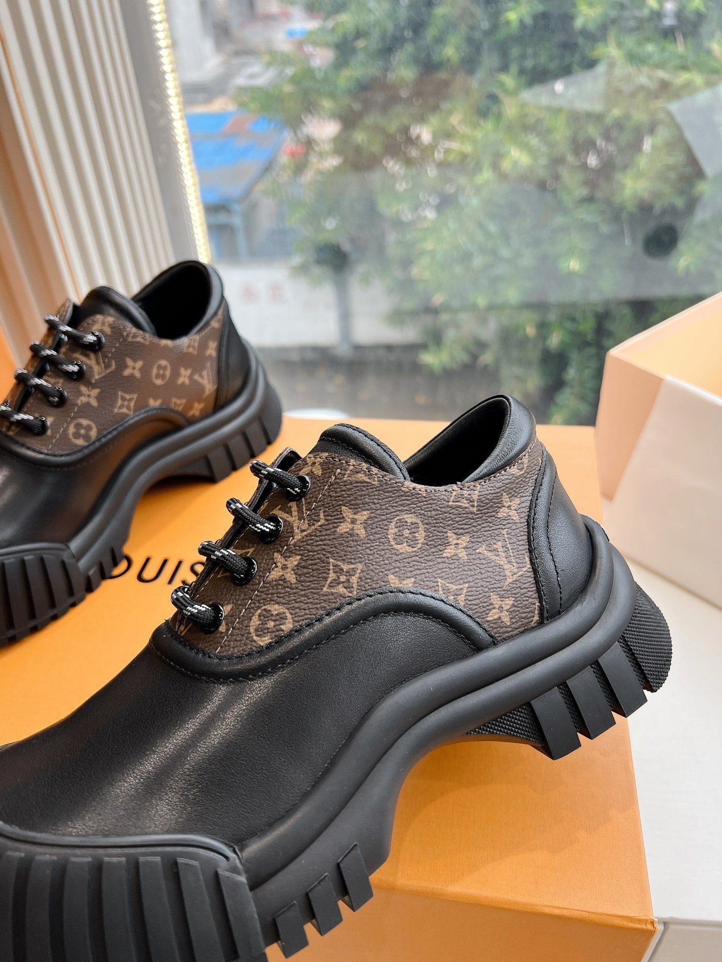 LV ARCHLIGHT SKATE SNEAKER IN BLACK MIX CHOCOLATE BROWN MONOGRAM CALFSKIN - 35