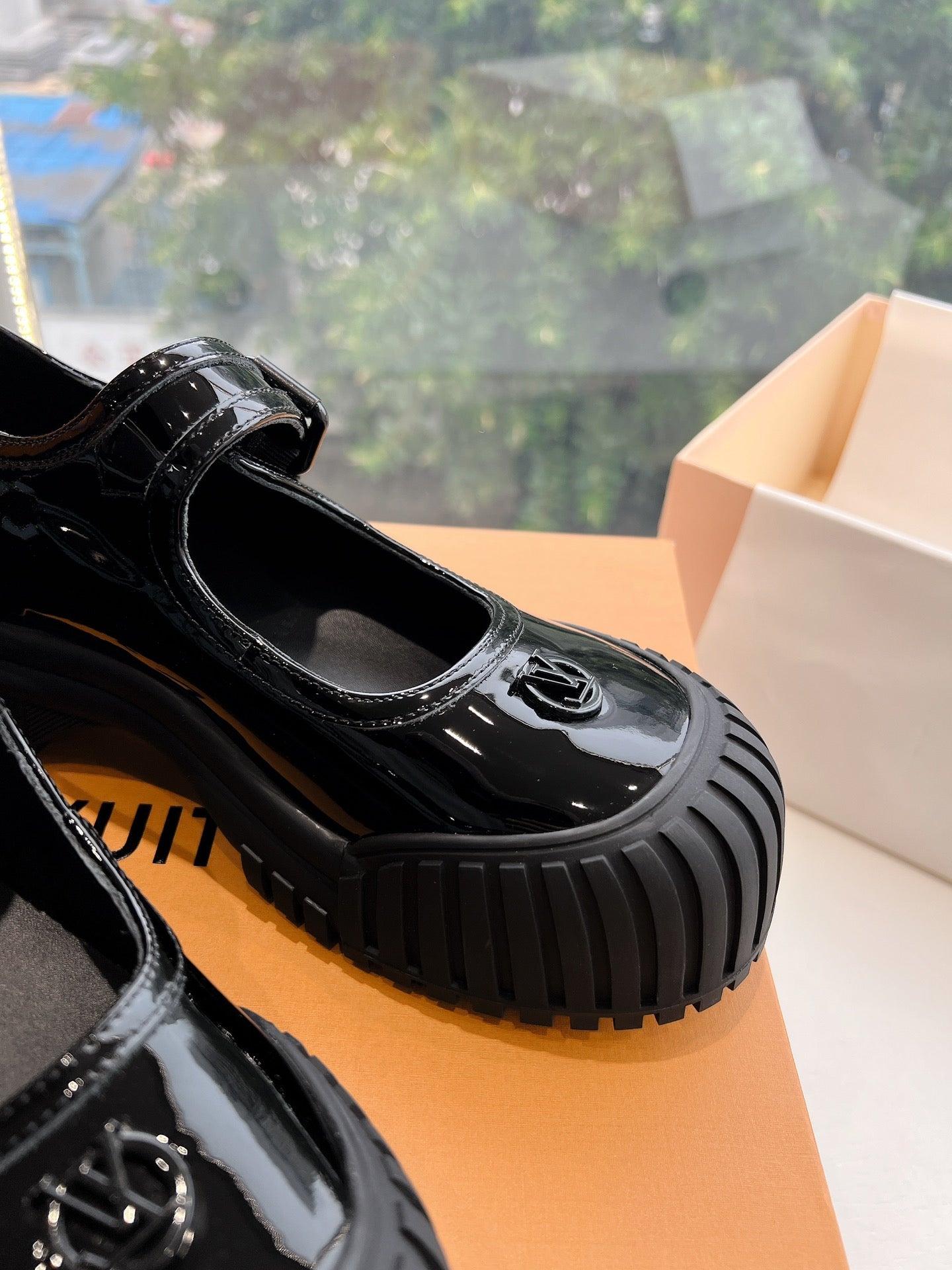 RUBY FLAT MARY JANE IN BLACK PATENT CALFSKIN - 35