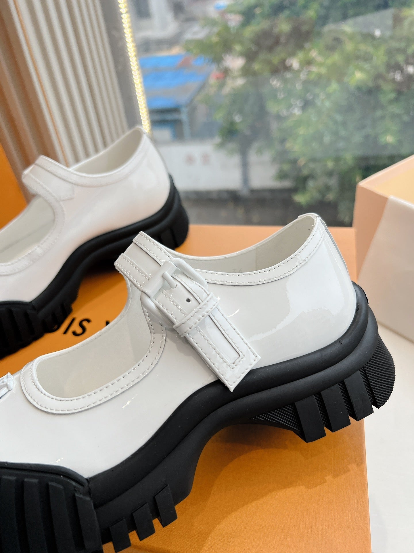 RUBY FLAT MARY JANE IN WHITE PATENT CALFSKIN - 35