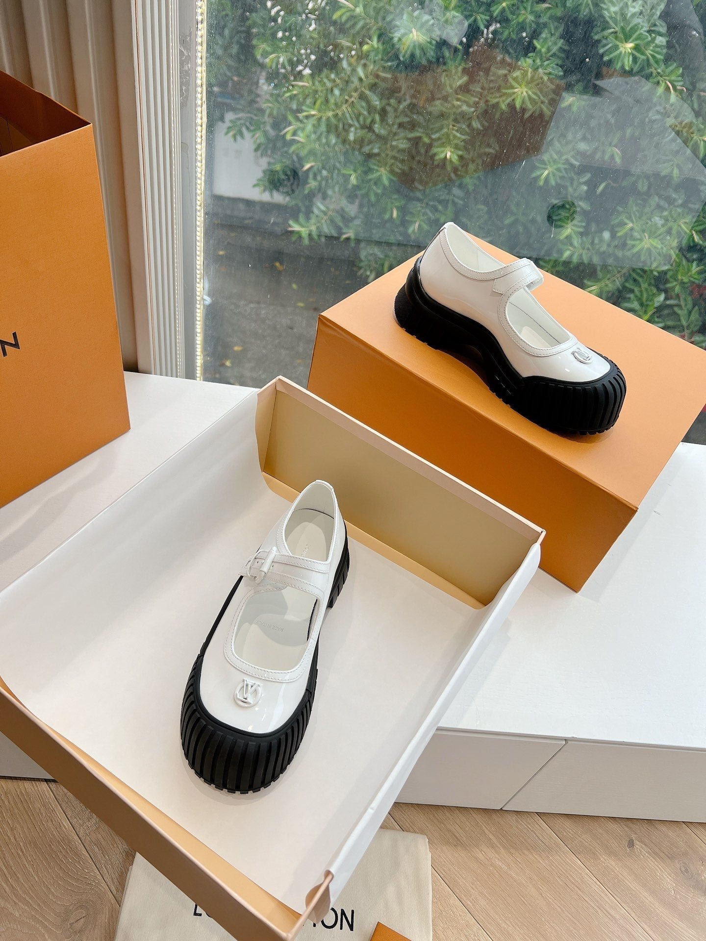 RUBY FLAT MARY JANE IN WHITE PATENT CALFSKIN - 35
