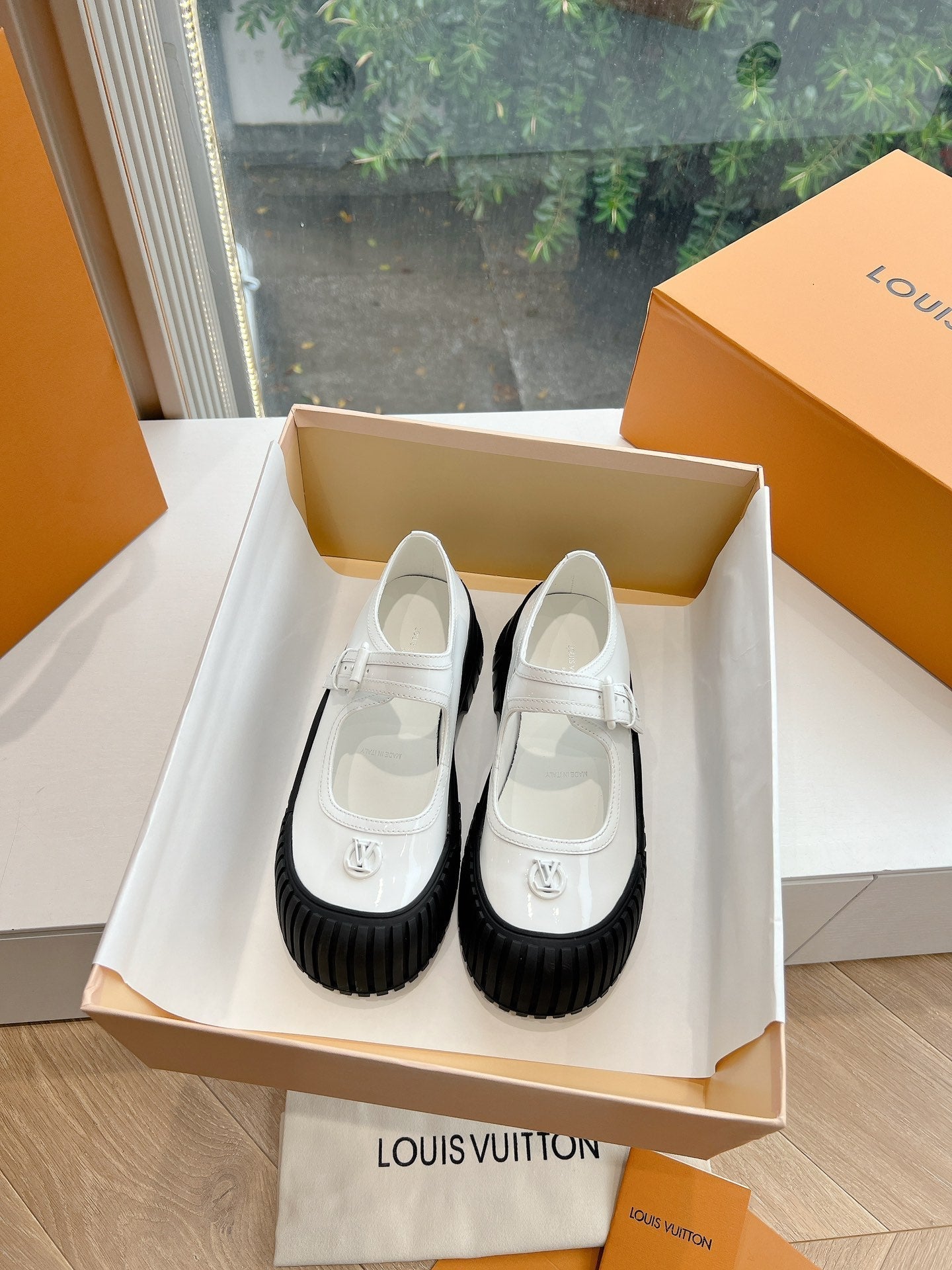 RUBY FLAT MARY JANE IN WHITE PATENT CALFSKIN - 35