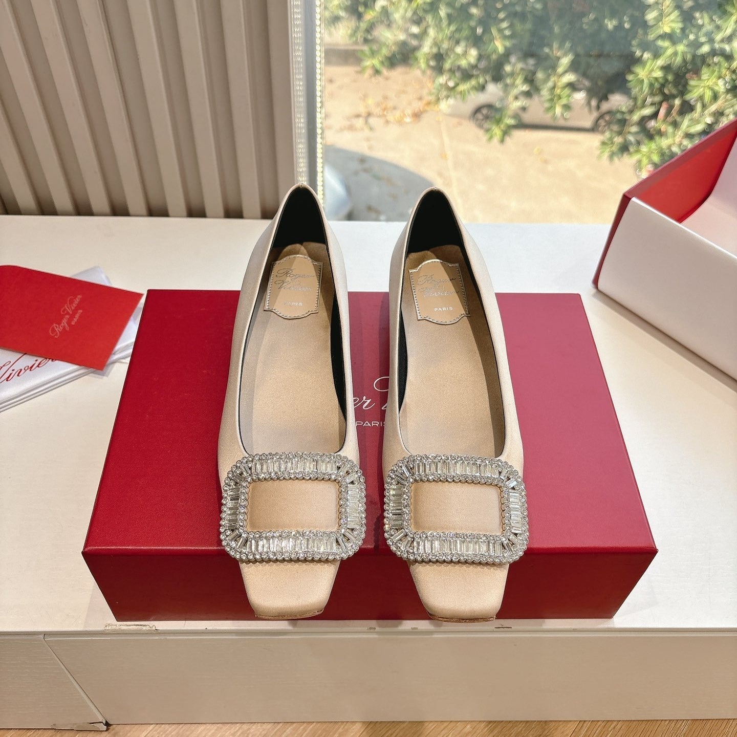 BELLE VIVIER BALLERINAS IN BEIGE SILK - 34