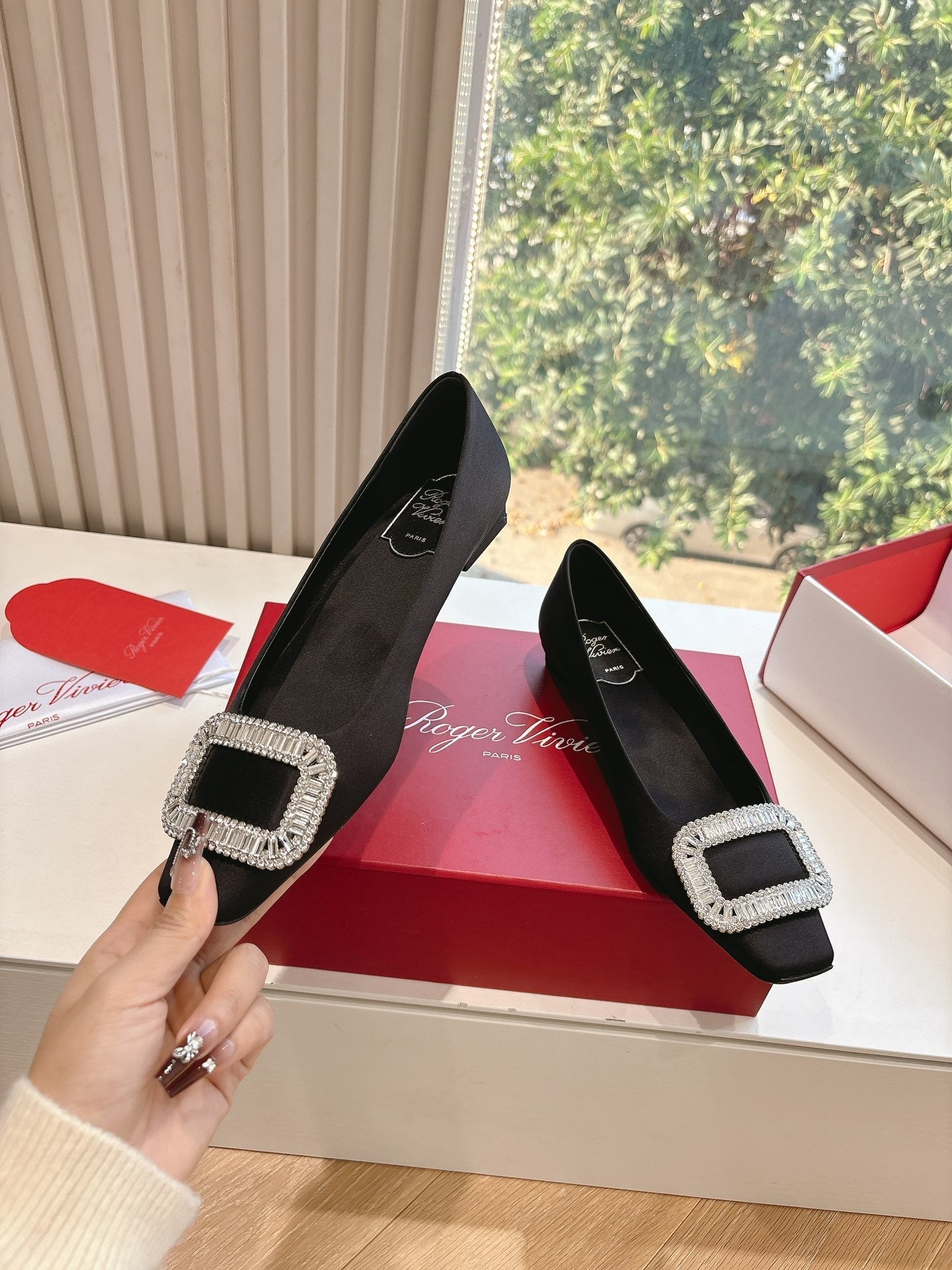 BELLE VIVIER BALLERINAS IN BLACK SILK - 34