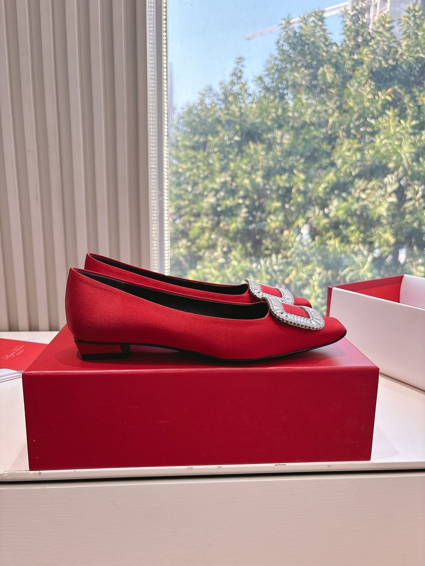 BELLE VIVIER BALLERINAS IN RED SILK - 34
