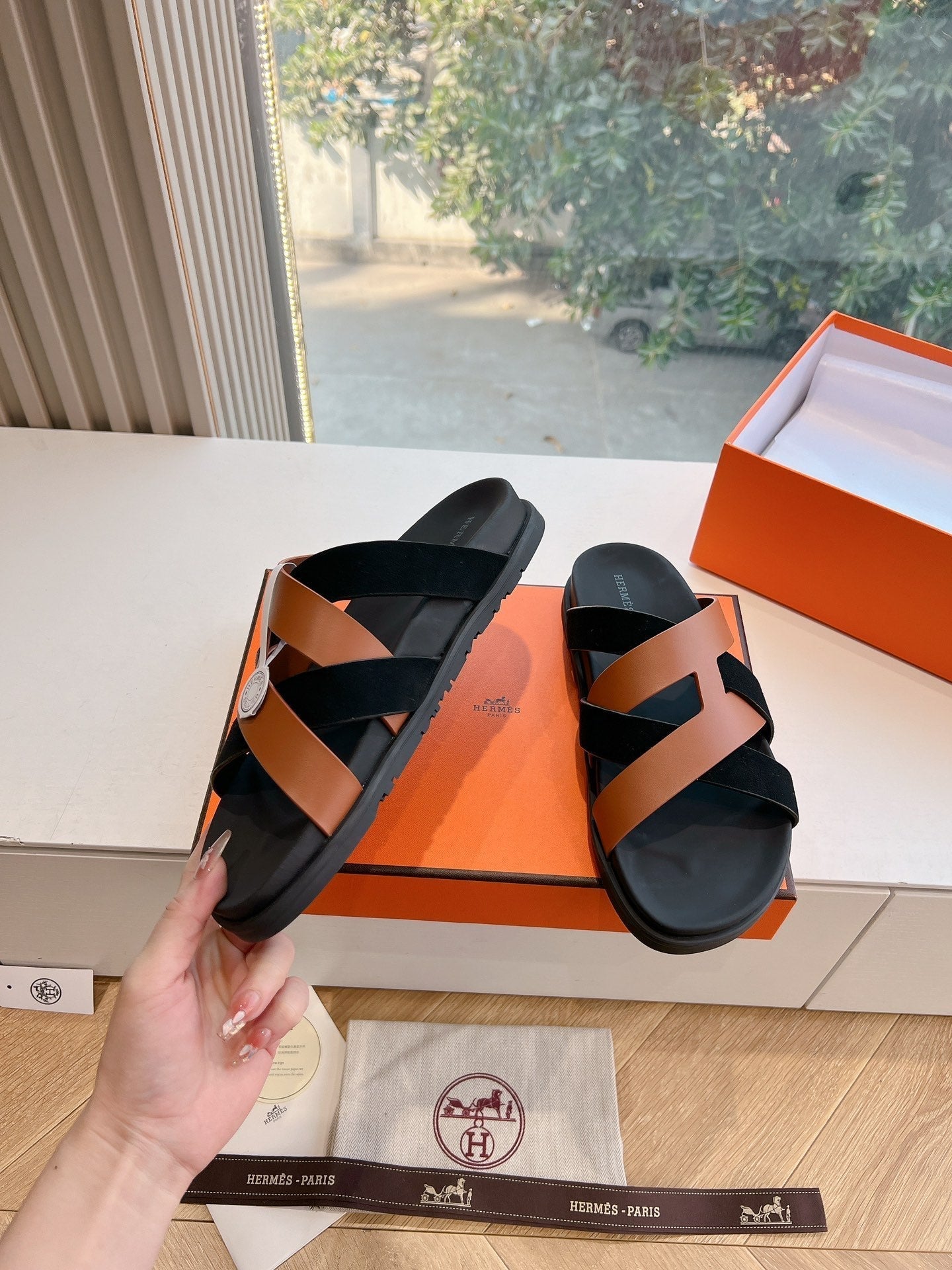 KAZIMIR SANDAL IN BRONZE BROWN CALFSKIN AND BLACK SUEDE - 35