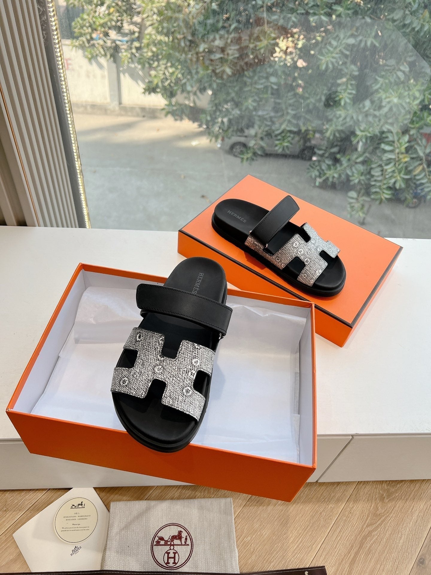 CHYPRE SANDAL IN BLACK MIX WHITE LIZARD SKIN - 35