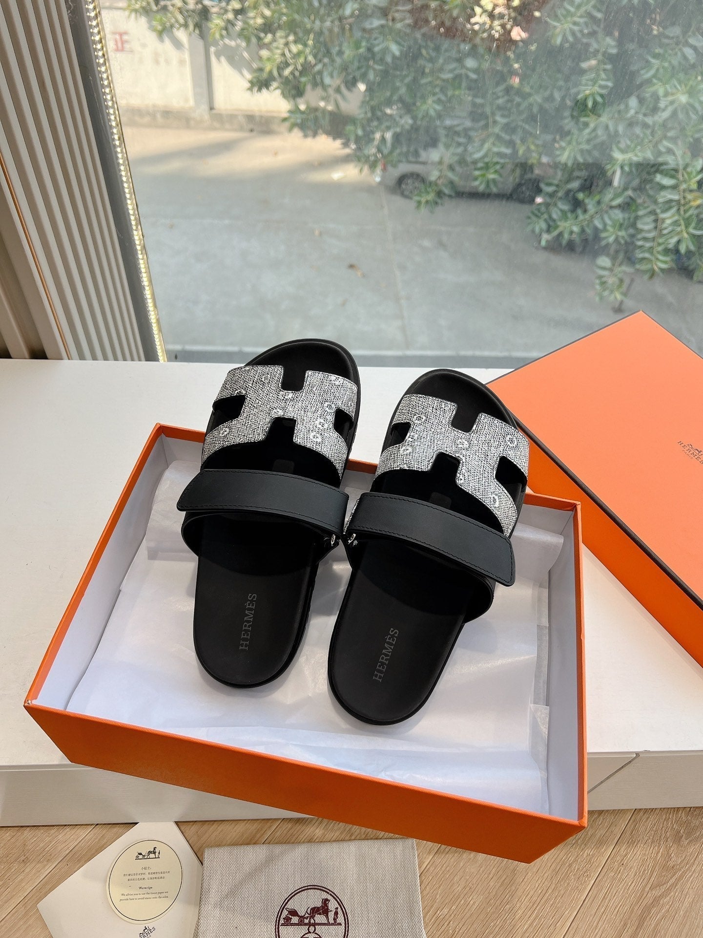 CHYPRE SANDAL IN BLACK MIX WHITE LIZARD SKIN - 35
