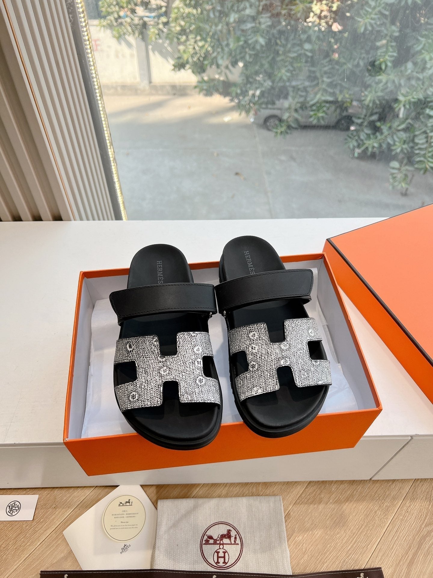 CHYPRE SANDAL IN BLACK MIX WHITE LIZARD SKIN - 35