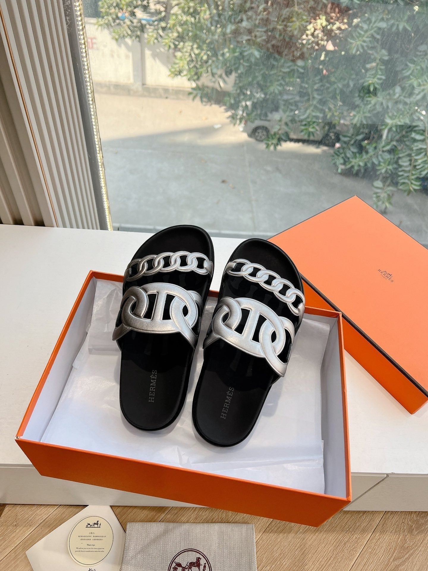 EXTRA SANDAL IN SILVER CALFSKIN - 35