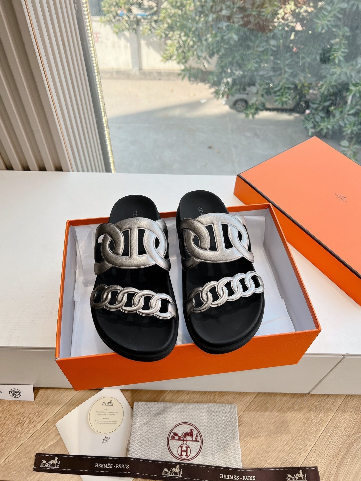 EXTRA SANDAL IN SILVER CALFSKIN - 35