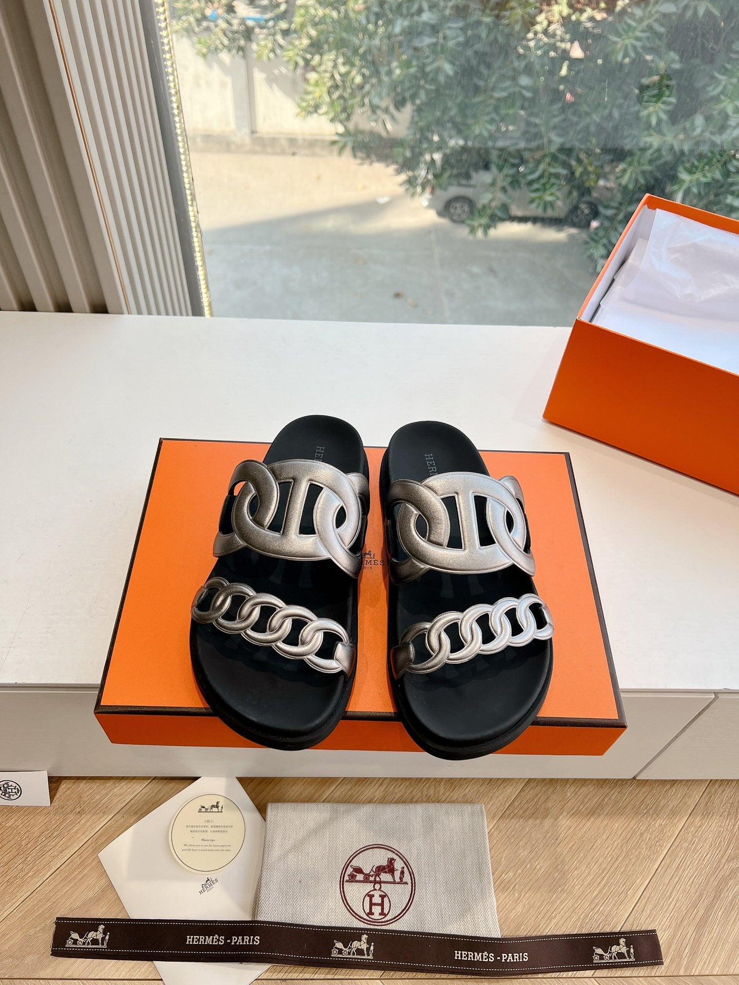 EXTRA SANDAL IN SILVER CALFSKIN - 35
