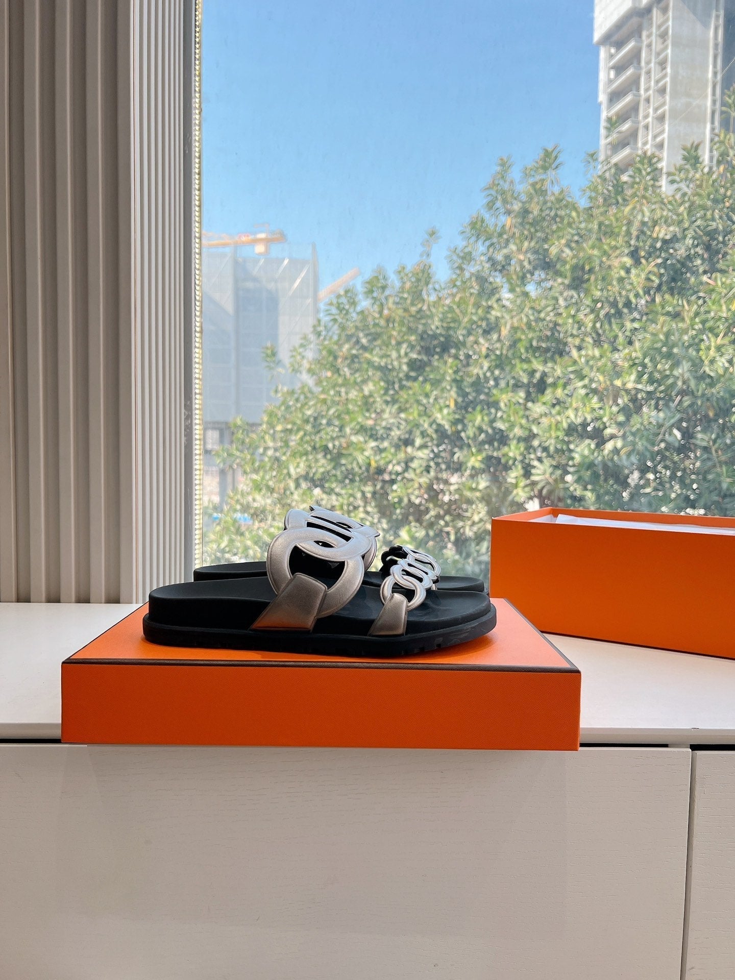 EXTRA SANDAL IN SILVER CALFSKIN - 35